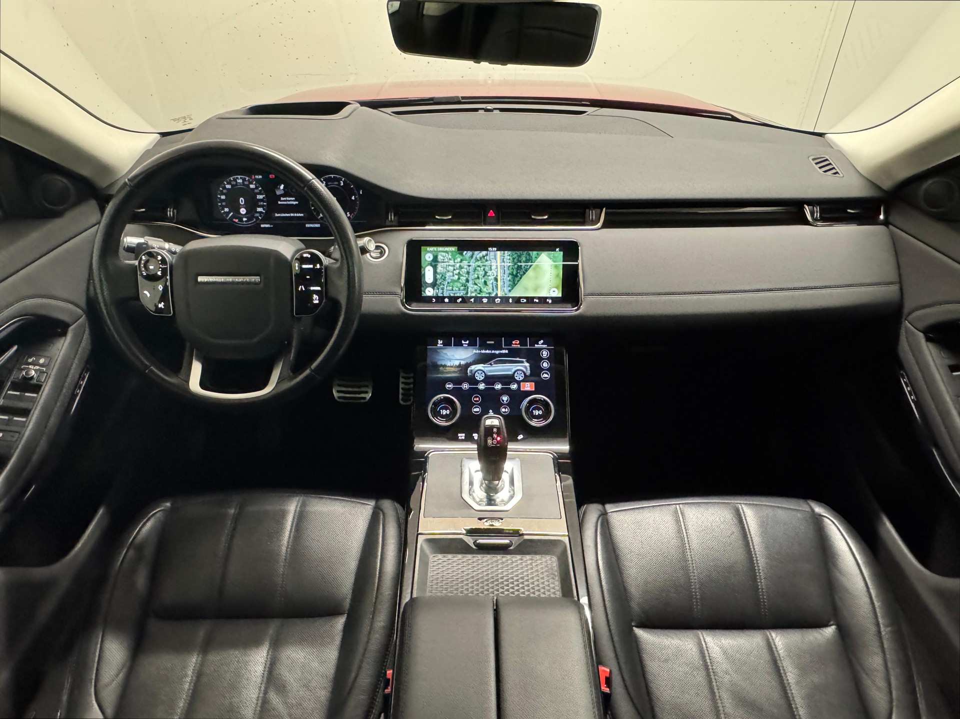 LAND ROVER Range Rover Evoque 2.0 D 240 R-Dynamic SE-image-9