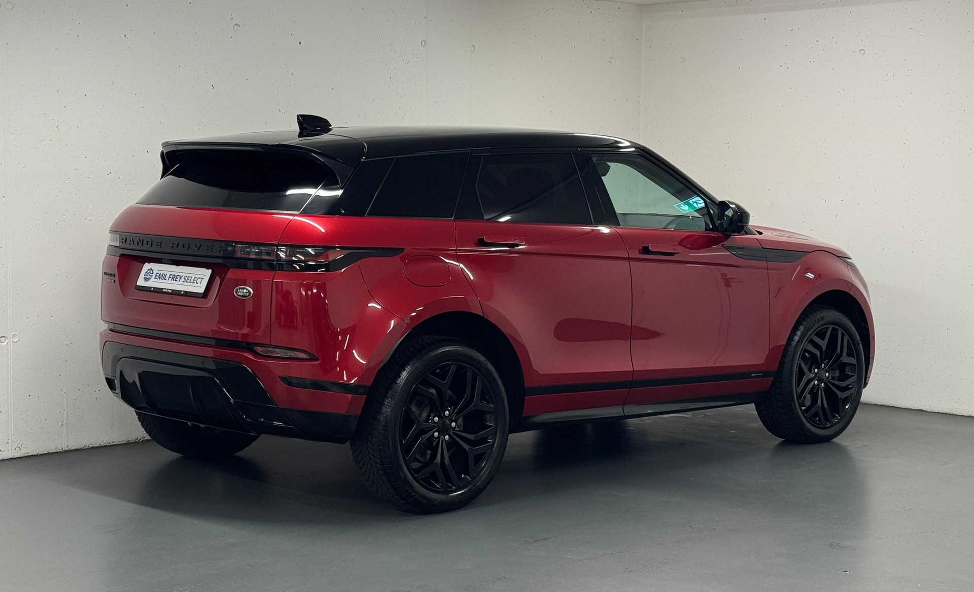 LAND ROVER Range Rover Evoque 2.0 D 240 R-Dynamic SE-image-12