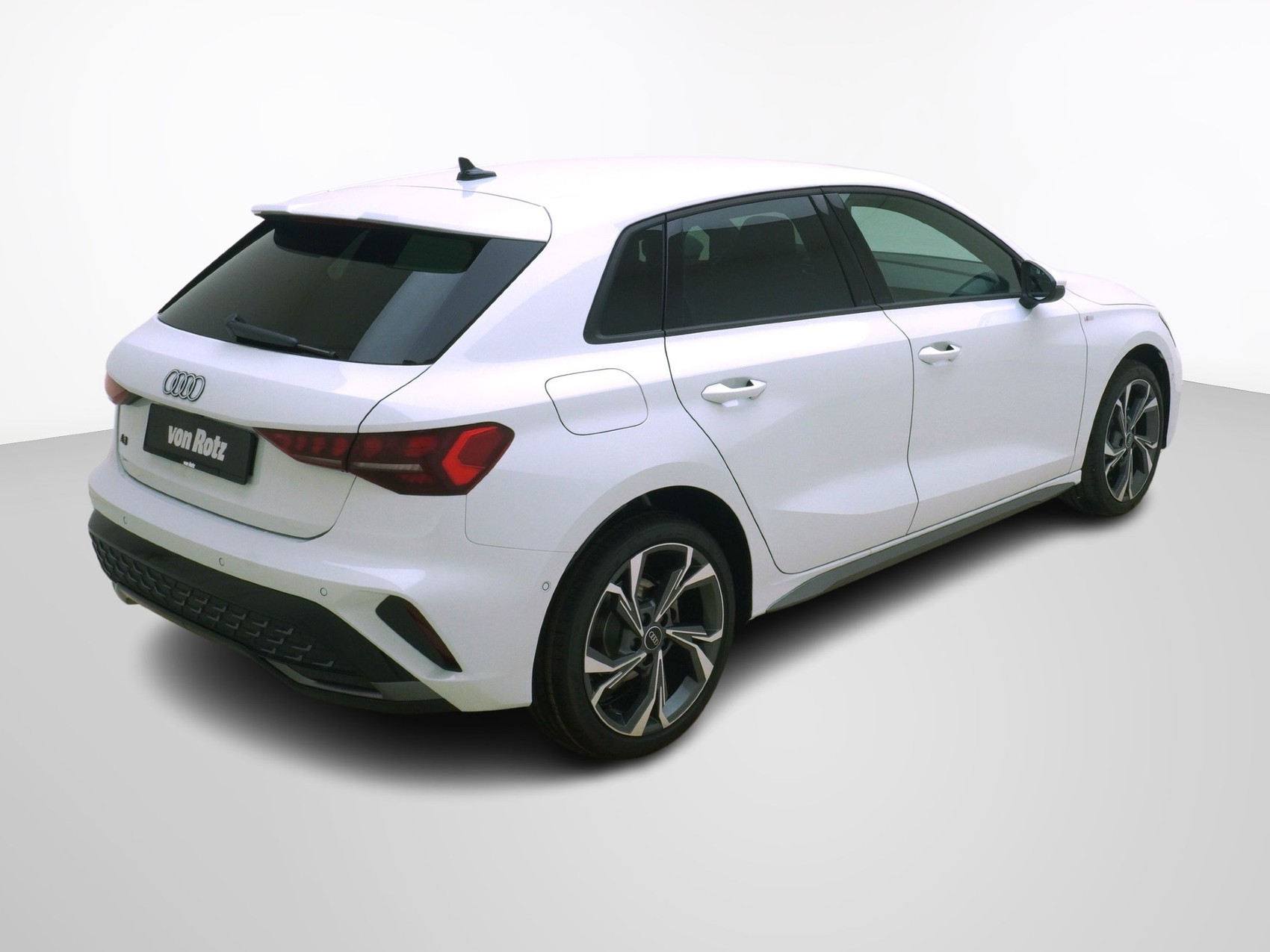 AUDI A3 Sportback 1.5 35 TFSI S line S-Tronic-image-4