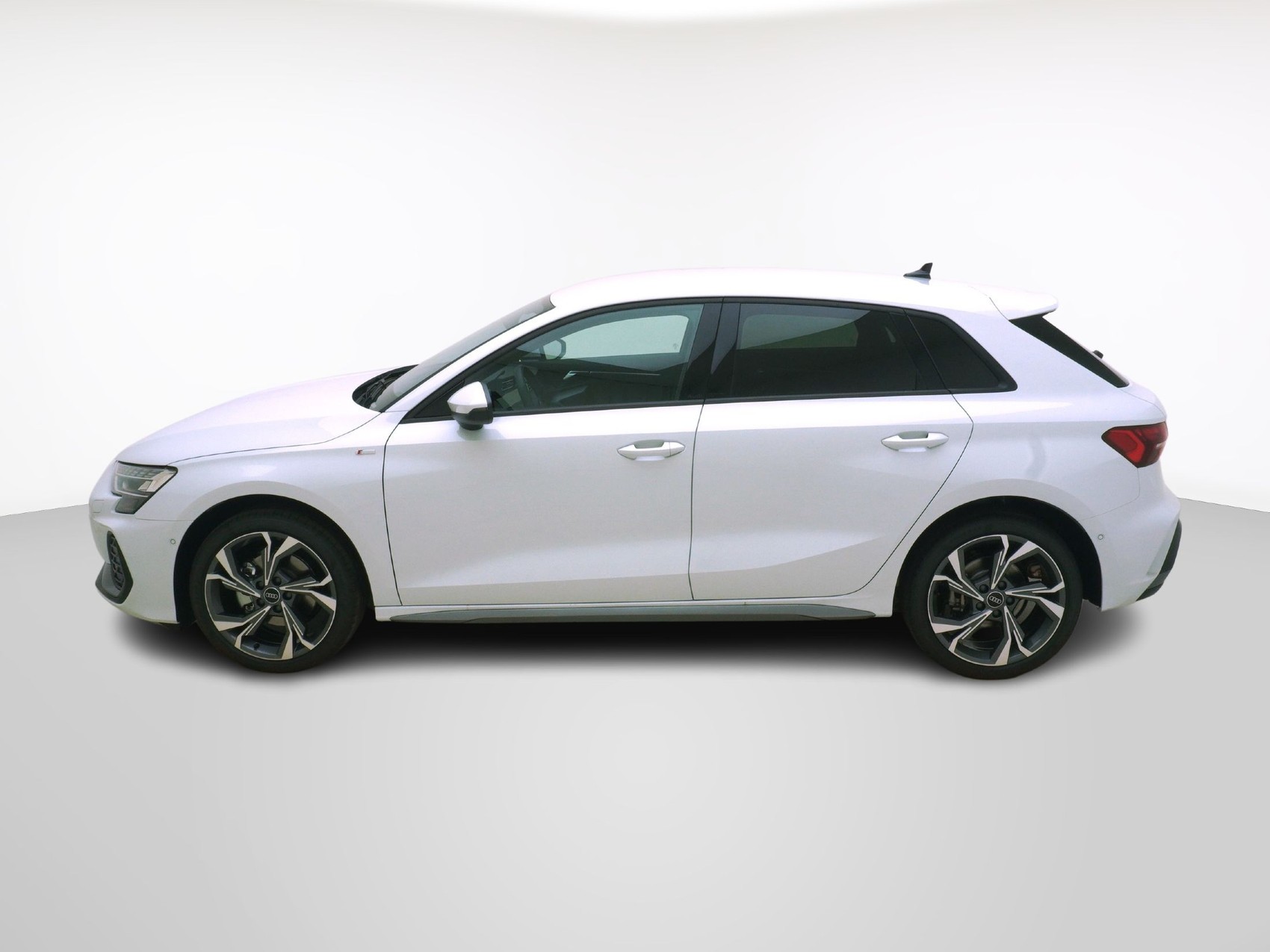 AUDI A3 Sportback 1.5 35 TFSI S line S-Tronic-image-1