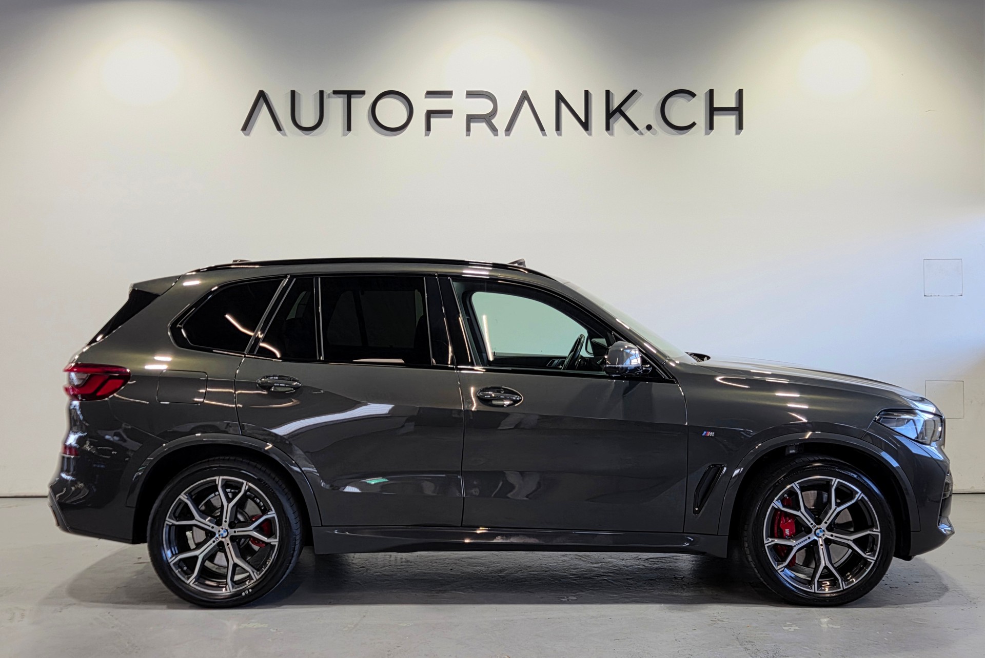 BMW X5 40d xDrive M-Sport-showroom-element-1