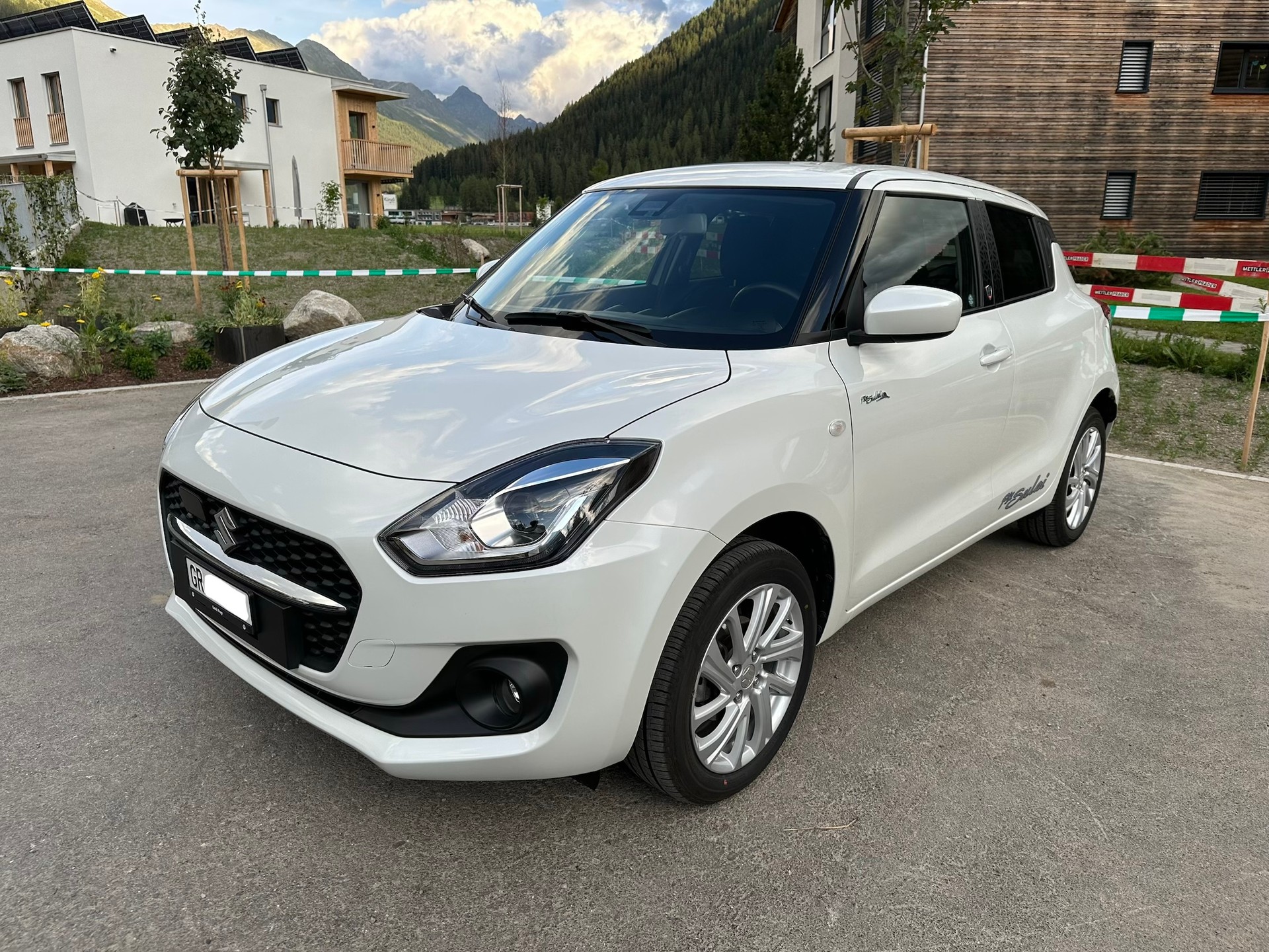 SUZUKI 1.2 Piz Sulai Hybrid 4x4-image-1