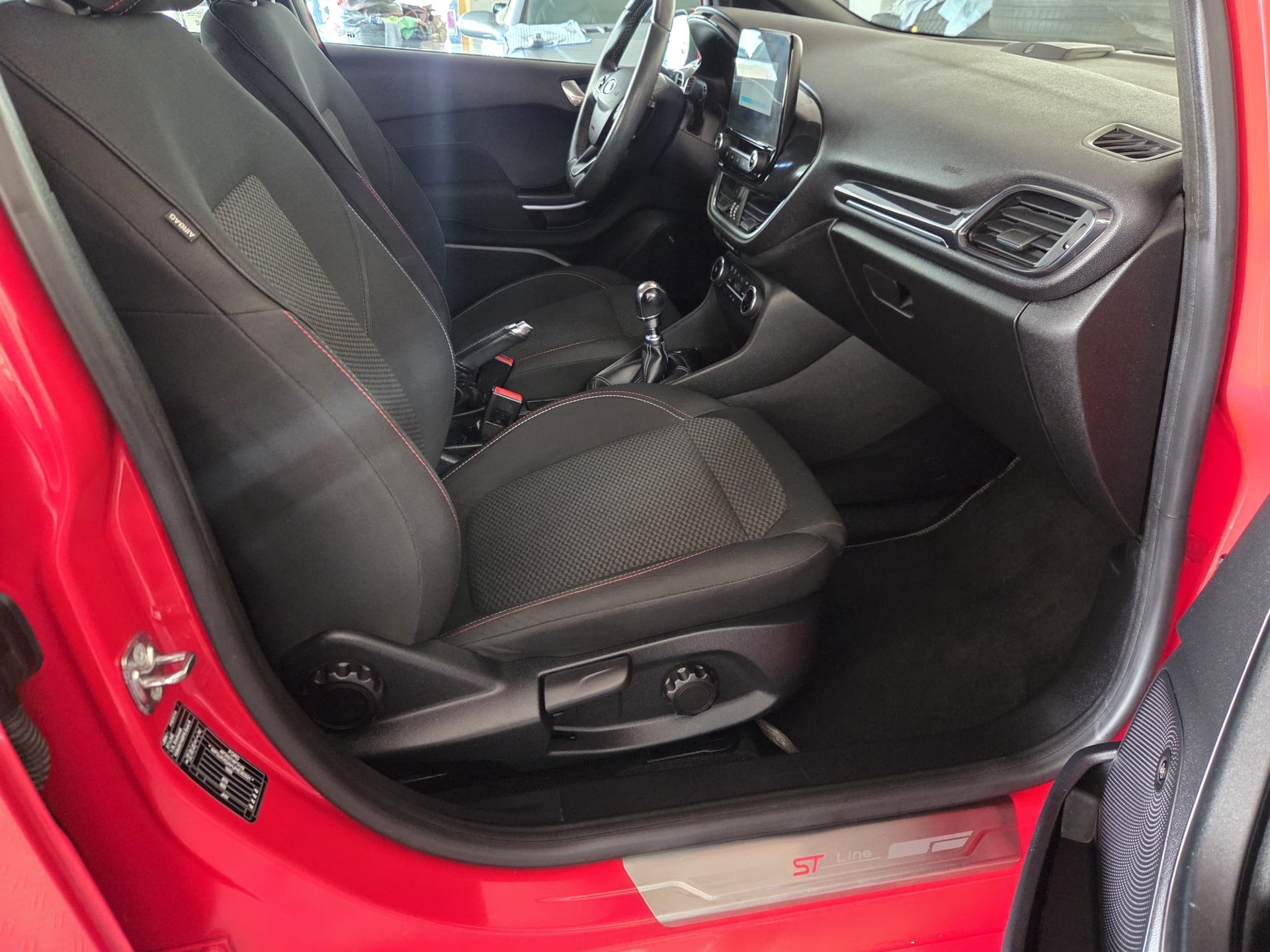 FORD Fiesta 1.0 SCTi ST Line-image-10