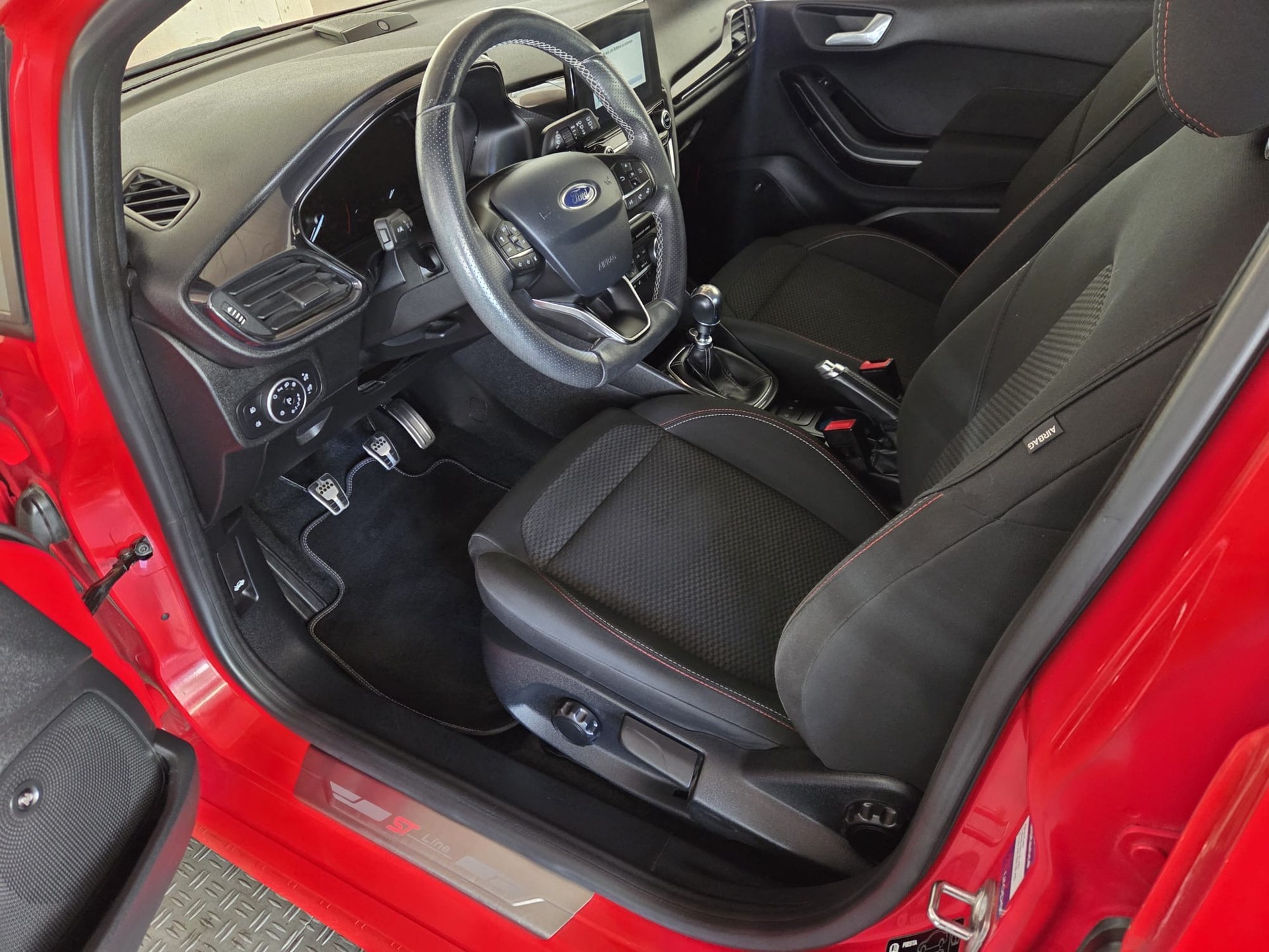 FORD Fiesta 1.0 SCTi ST Line-image-9