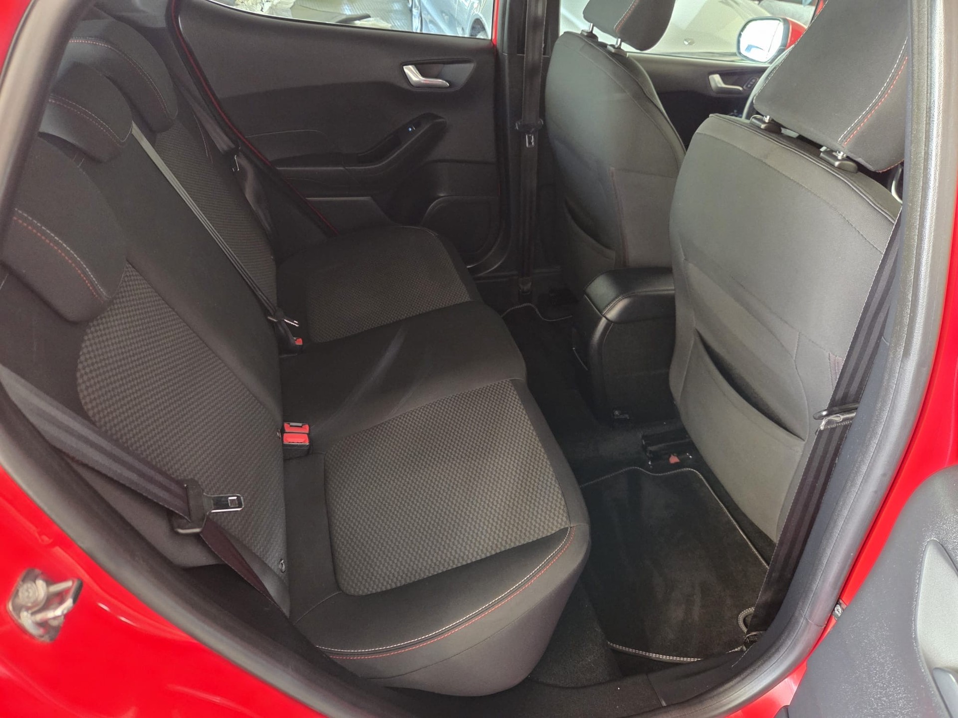 FORD Fiesta 1.0 SCTi ST Line-image-11