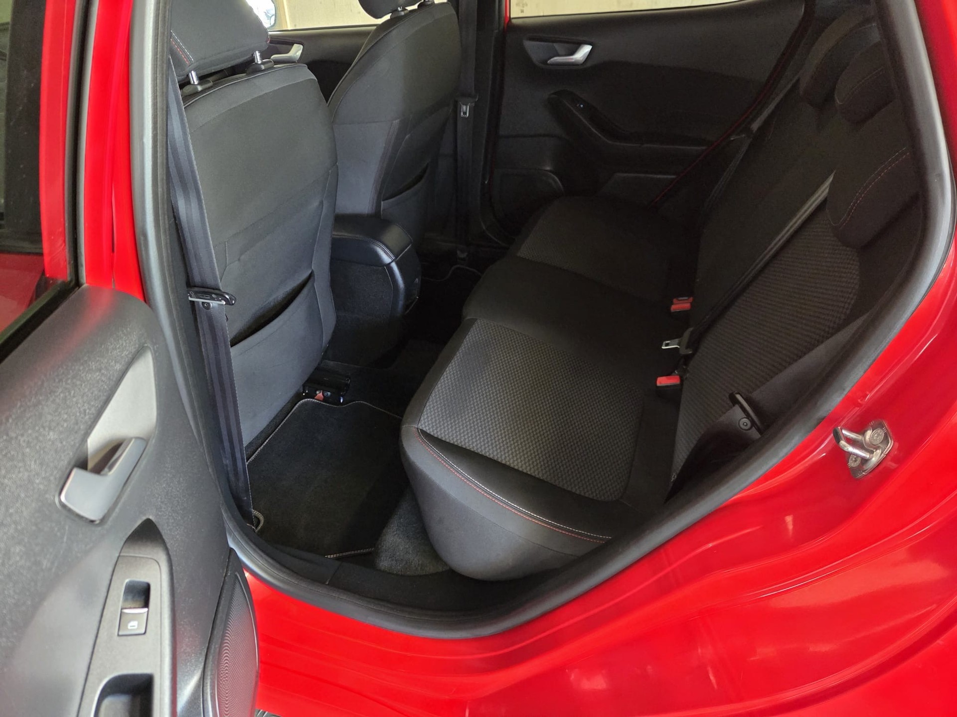 FORD Fiesta 1.0 SCTi ST Line-image-12