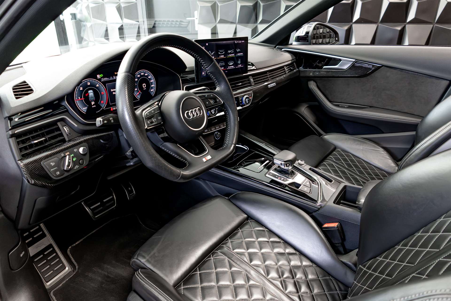 AUDI A4 Avant 40 TDI S line quattro S-tronic-image-14