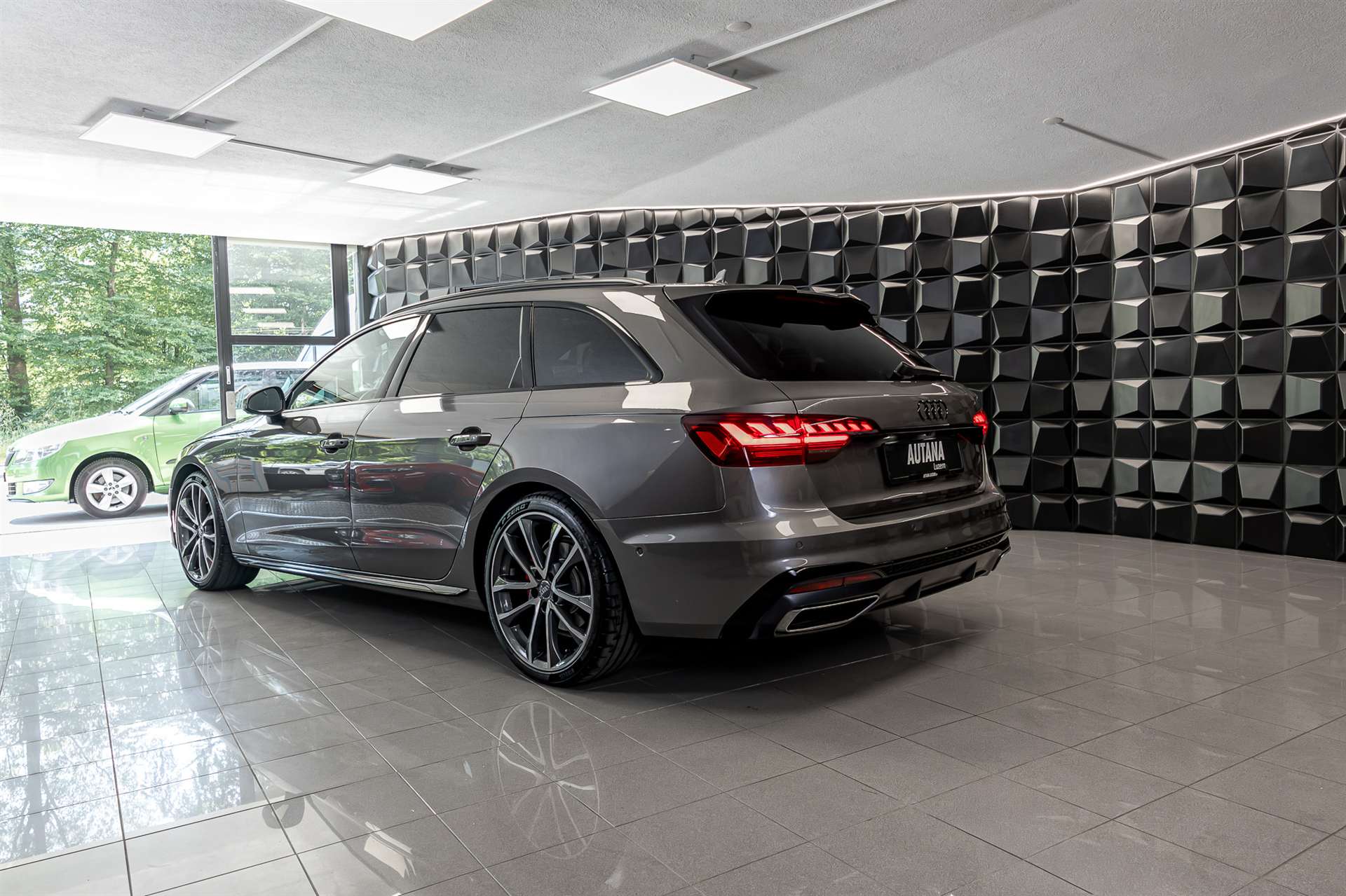 AUDI A4 Avant 40 TDI S line quattro S-tronic-image-2
