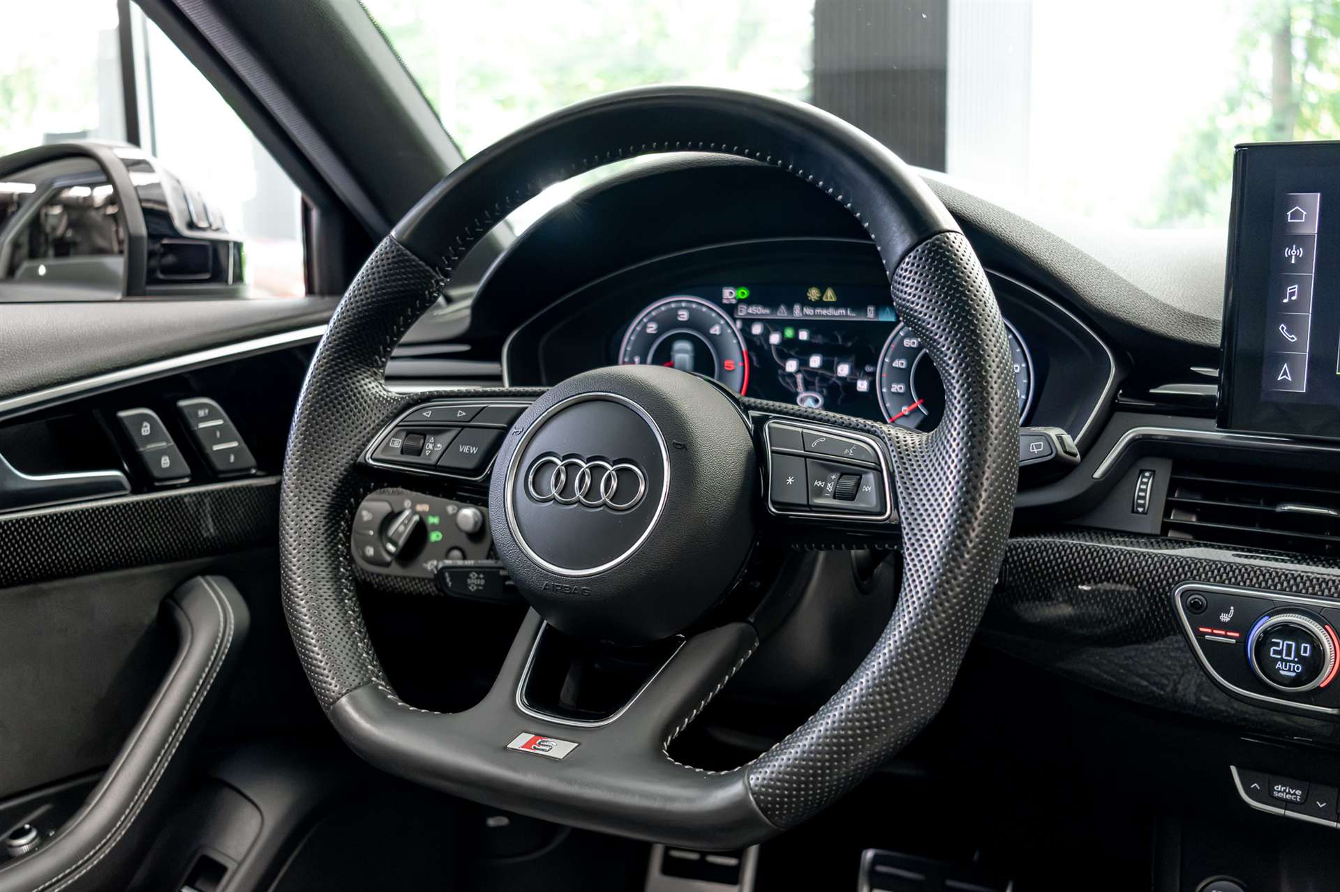AUDI A4 Avant 40 TDI S line quattro S-tronic-image-8