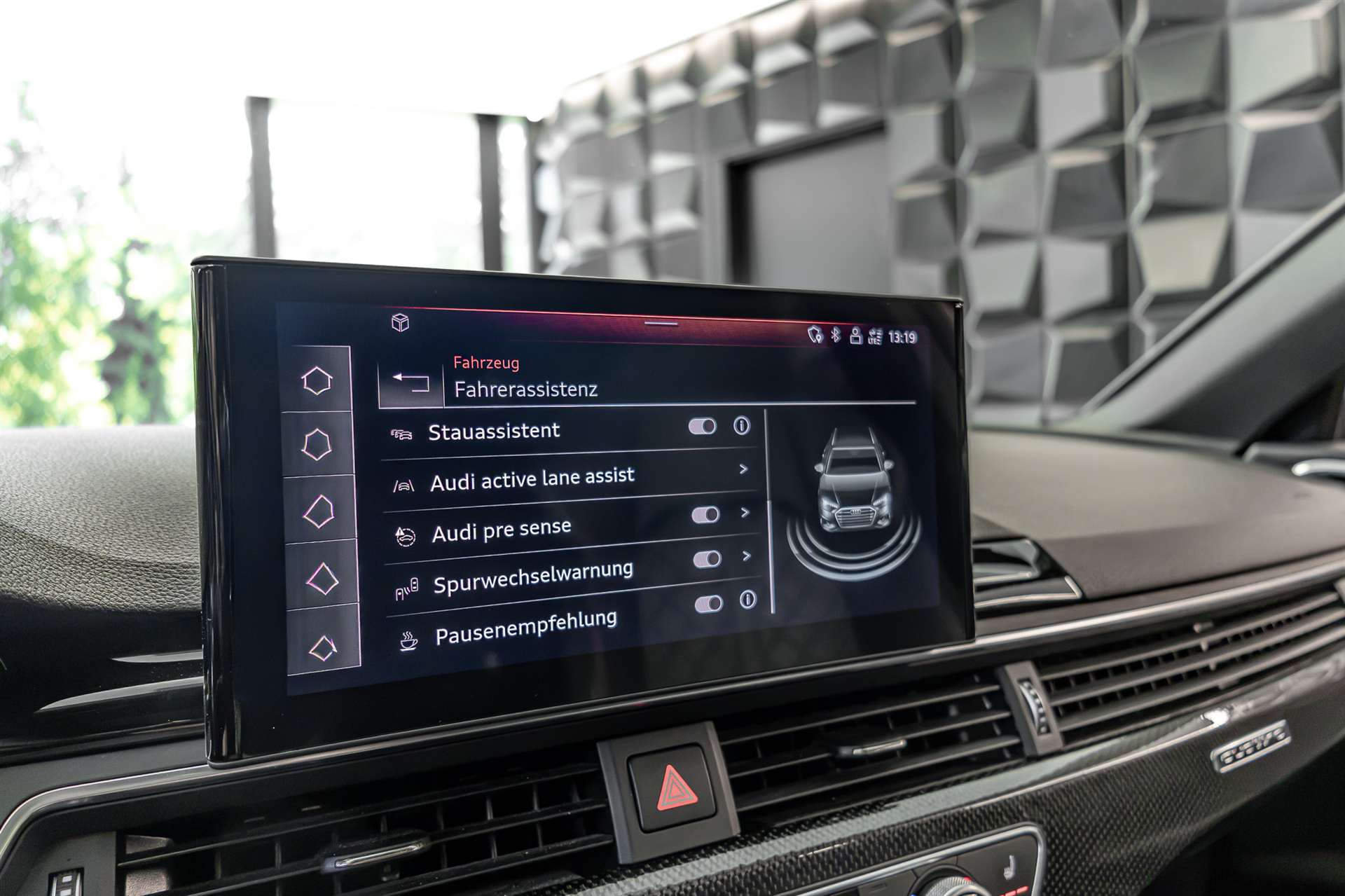 AUDI A4 Avant 40 TDI S line quattro S-tronic-image-16
