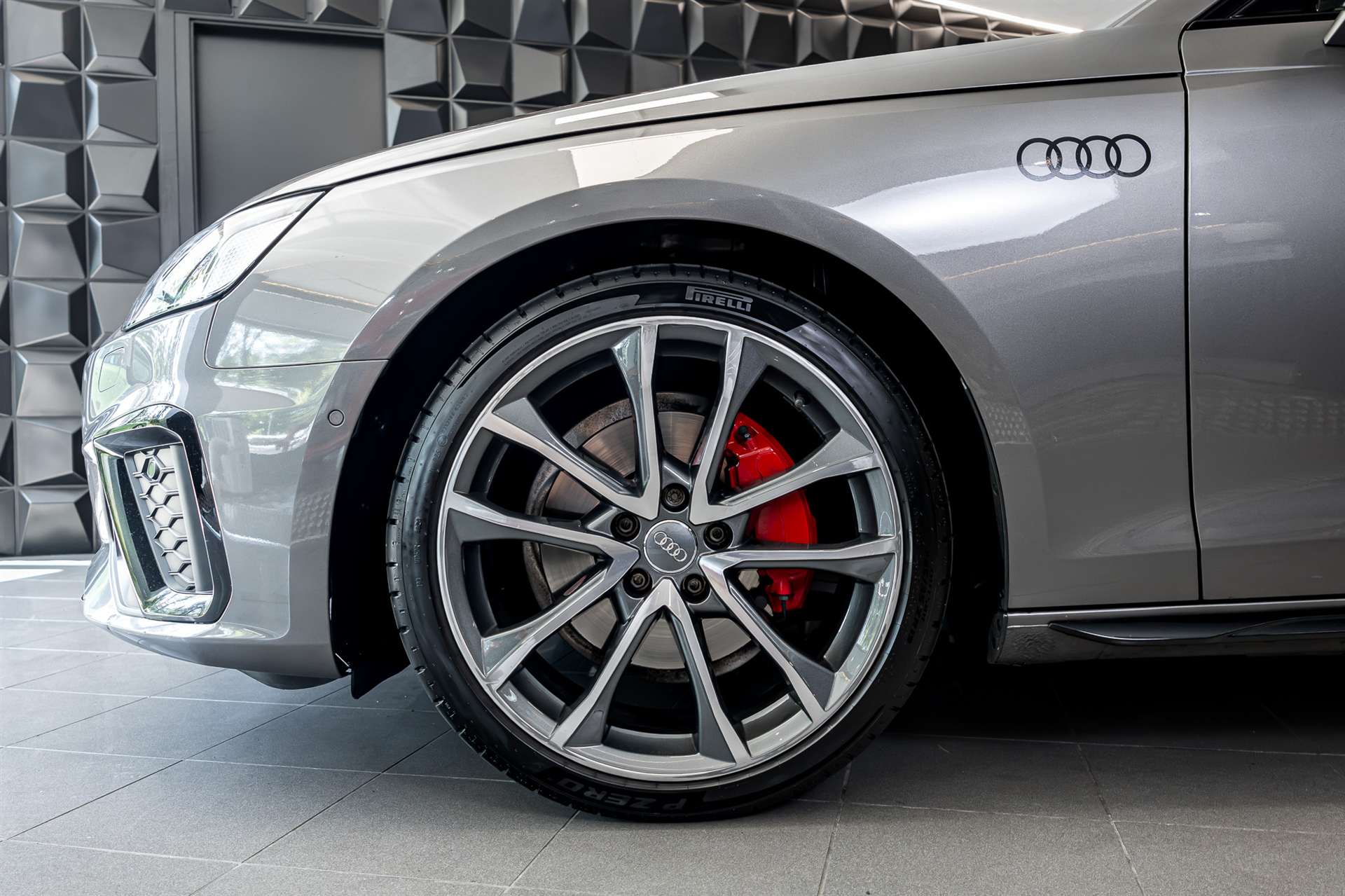 AUDI A4 Avant 40 TDI S line quattro S-tronic-image-30