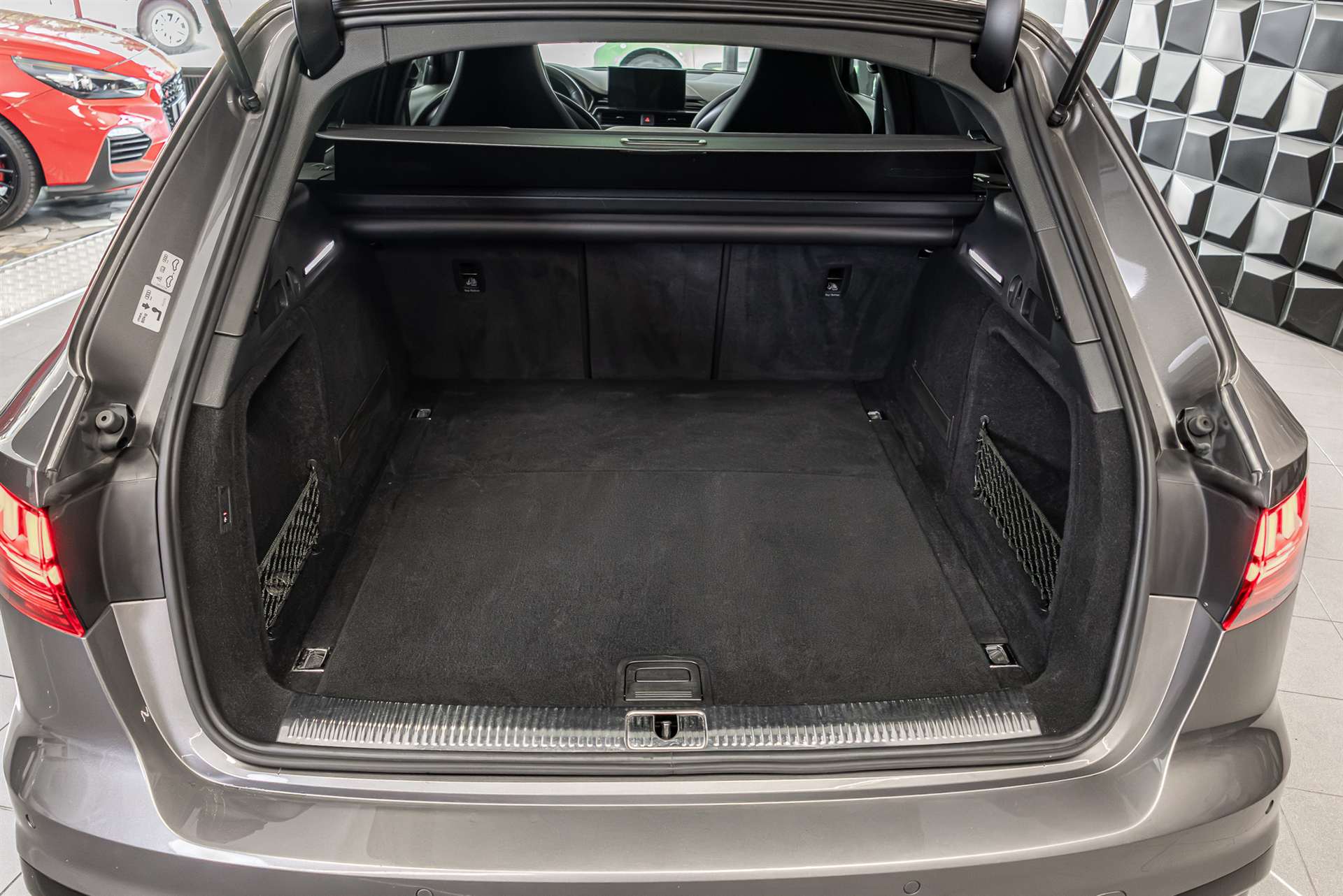 AUDI A4 Avant 40 TDI S line quattro S-tronic-image-27