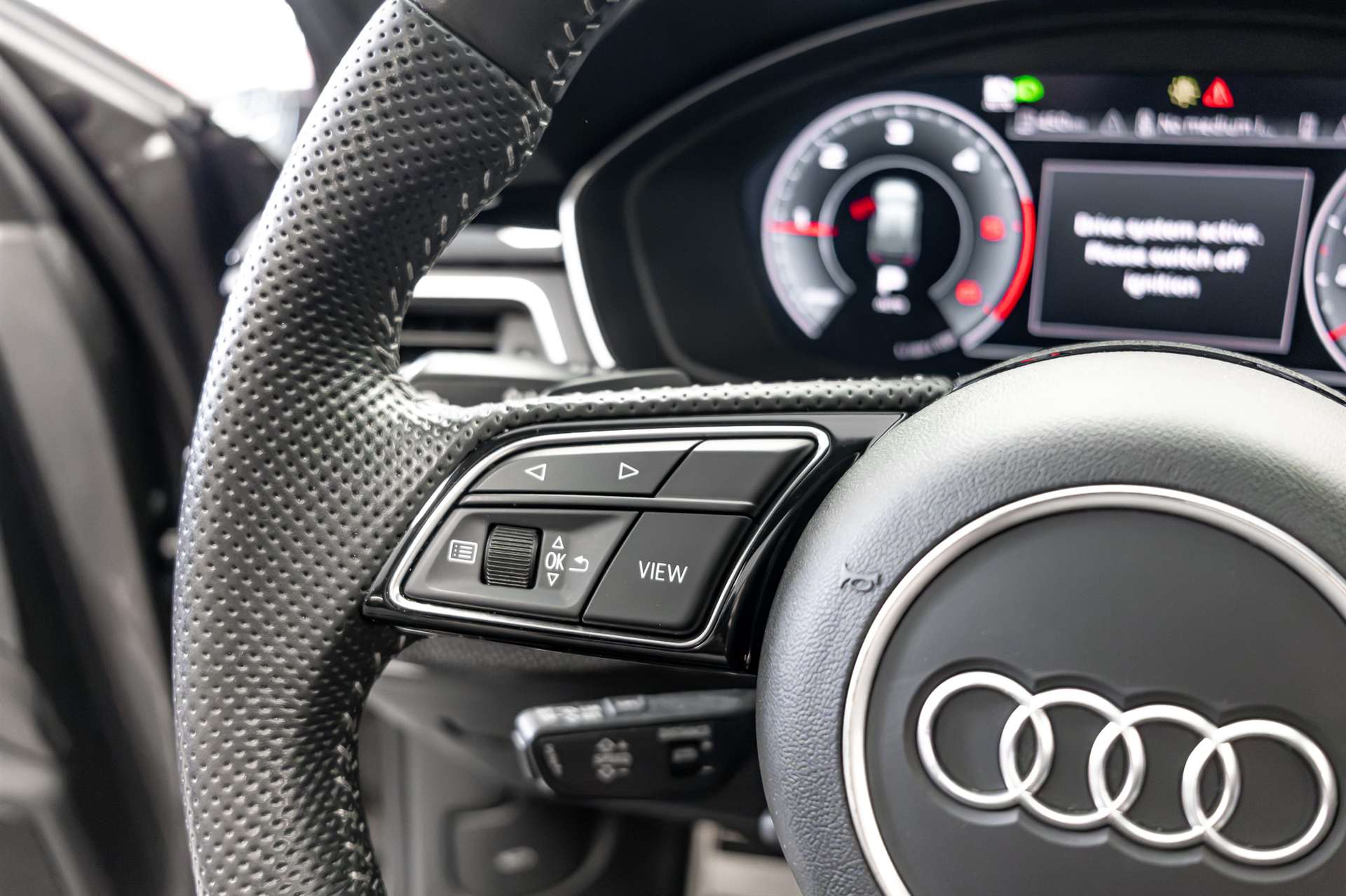 AUDI A4 Avant 40 TDI S line quattro S-tronic-image-9
