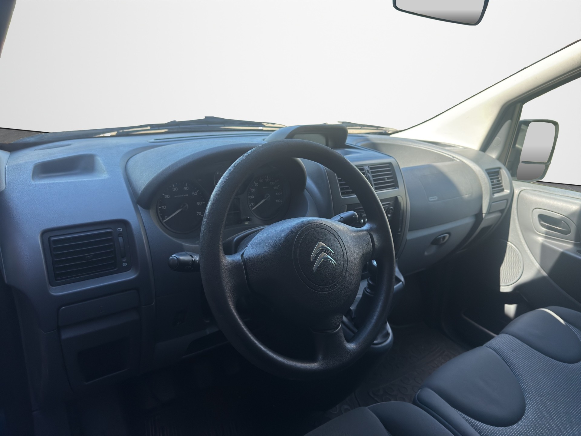 CITROEN Jumpy 2.0 HDi L2H1-image-12