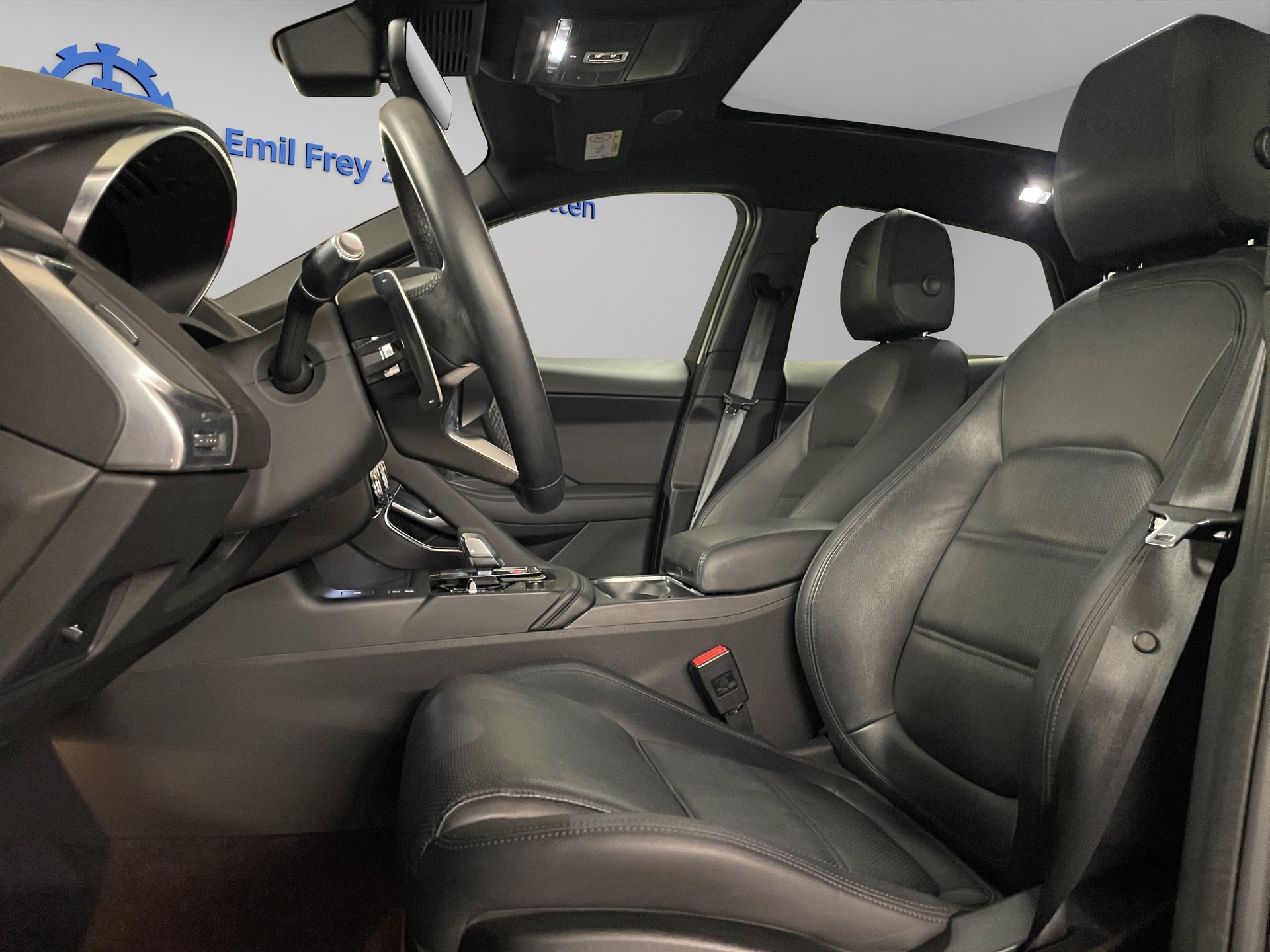 JAGUAR E-Pace 2.0 D I4 165 SE AWD-image-12