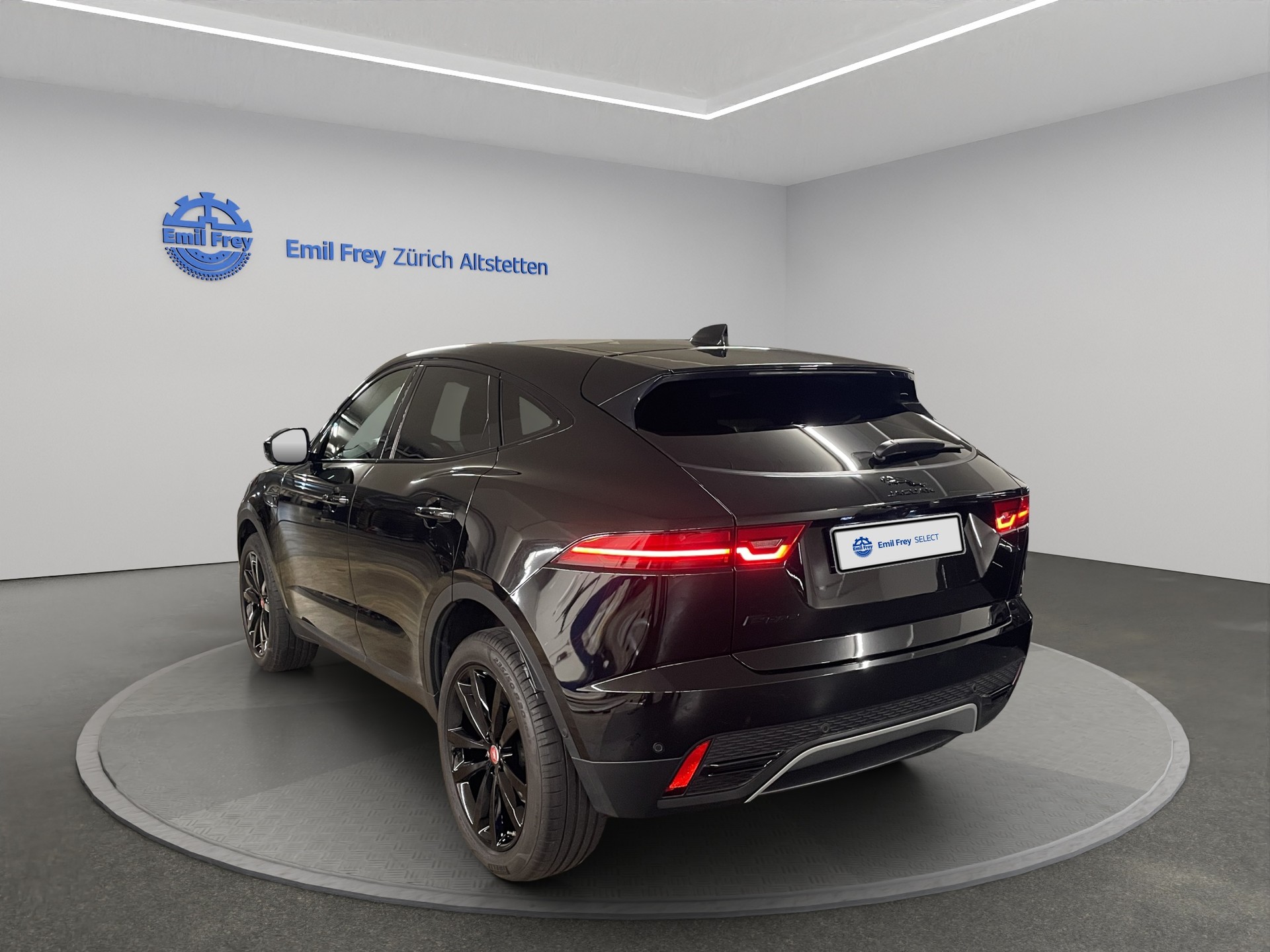 JAGUAR E-Pace 2.0 D I4 165 SE AWD-image-1