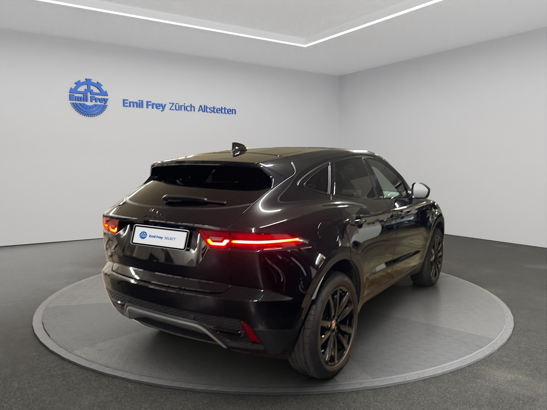 JAGUAR E-Pace 2.0 D I4 165 SE AWD-image-2