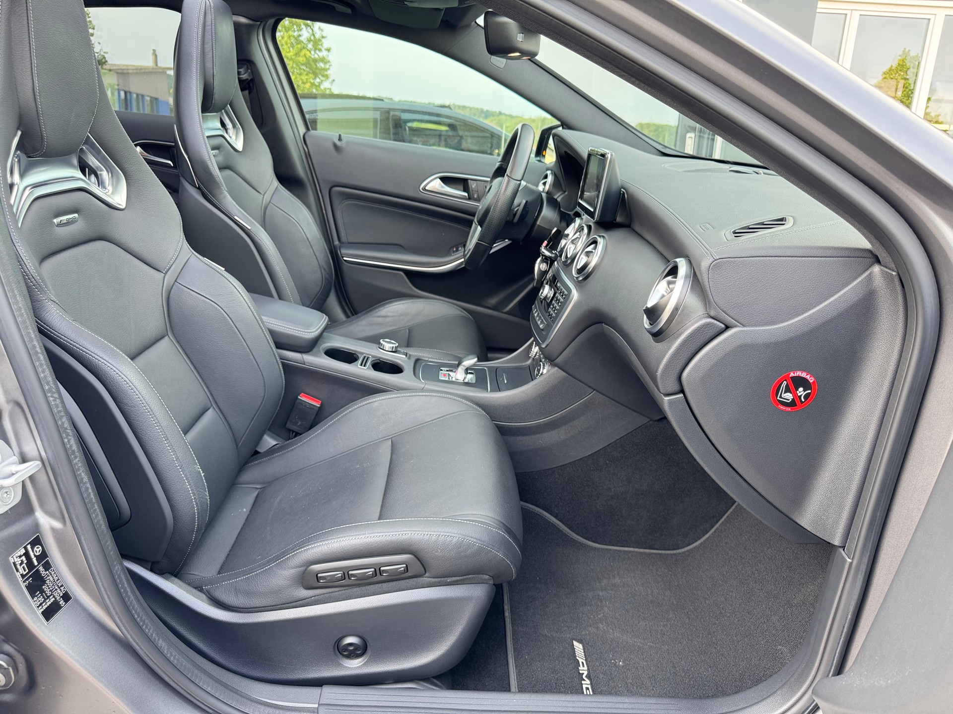 MERCEDES-BENZ A 45 AMG 4Matic Speedshift 7G-DCT-image-3
