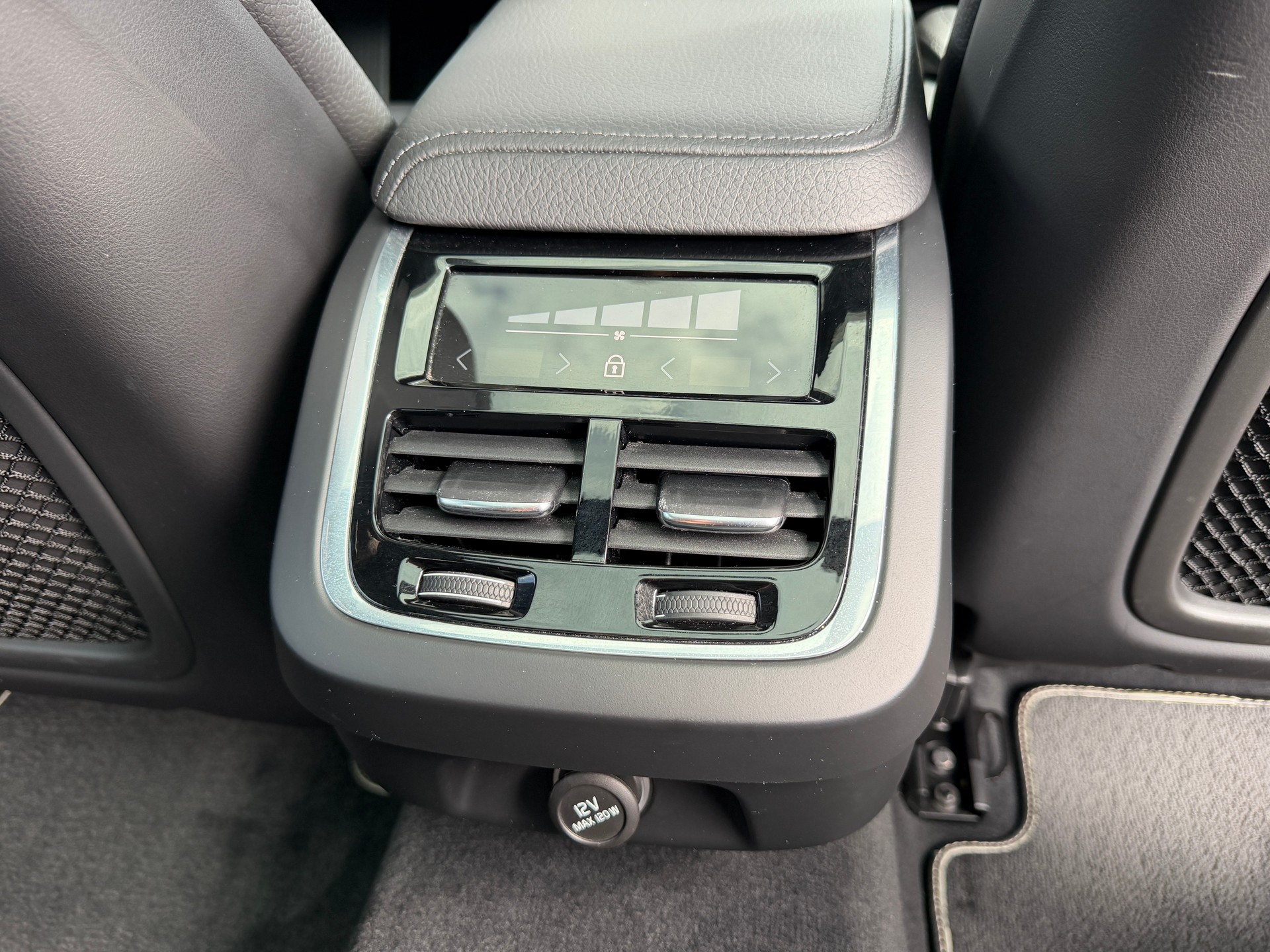 VOLVO V60 T5 R-Design Geartronic-image-20