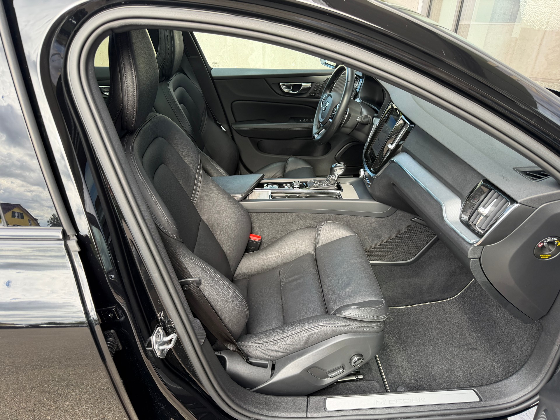 VOLVO V60 T5 R-Design Geartronic-image-15