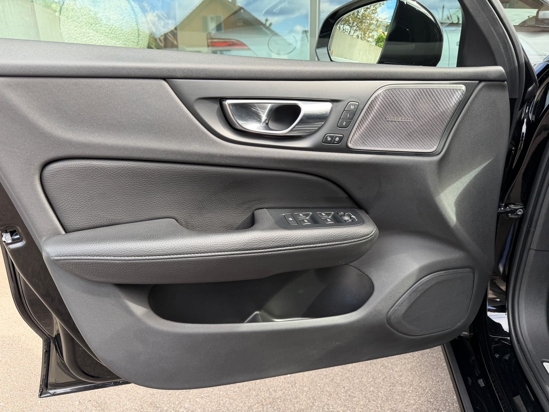 VOLVO V60 T5 R-Design Geartronic-image-12