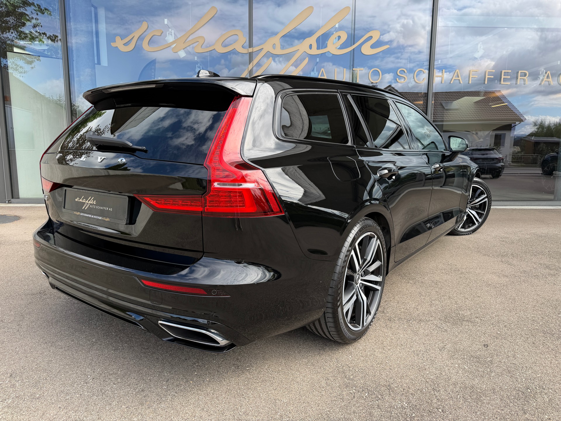 VOLVO V60 T5 R-Design Geartronic-image-8