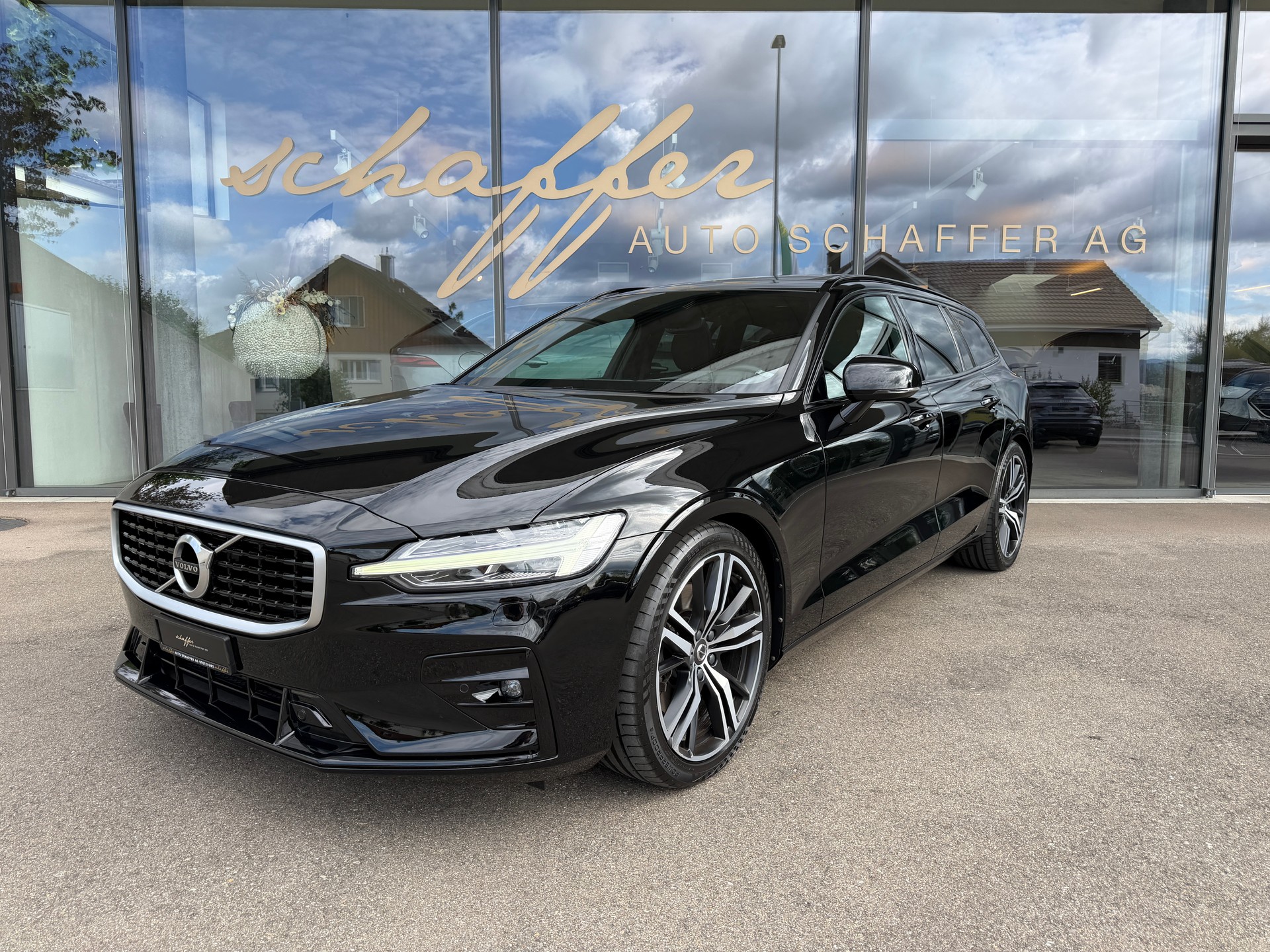 VOLVO V60 T5 R-Design Geartronic-image-0