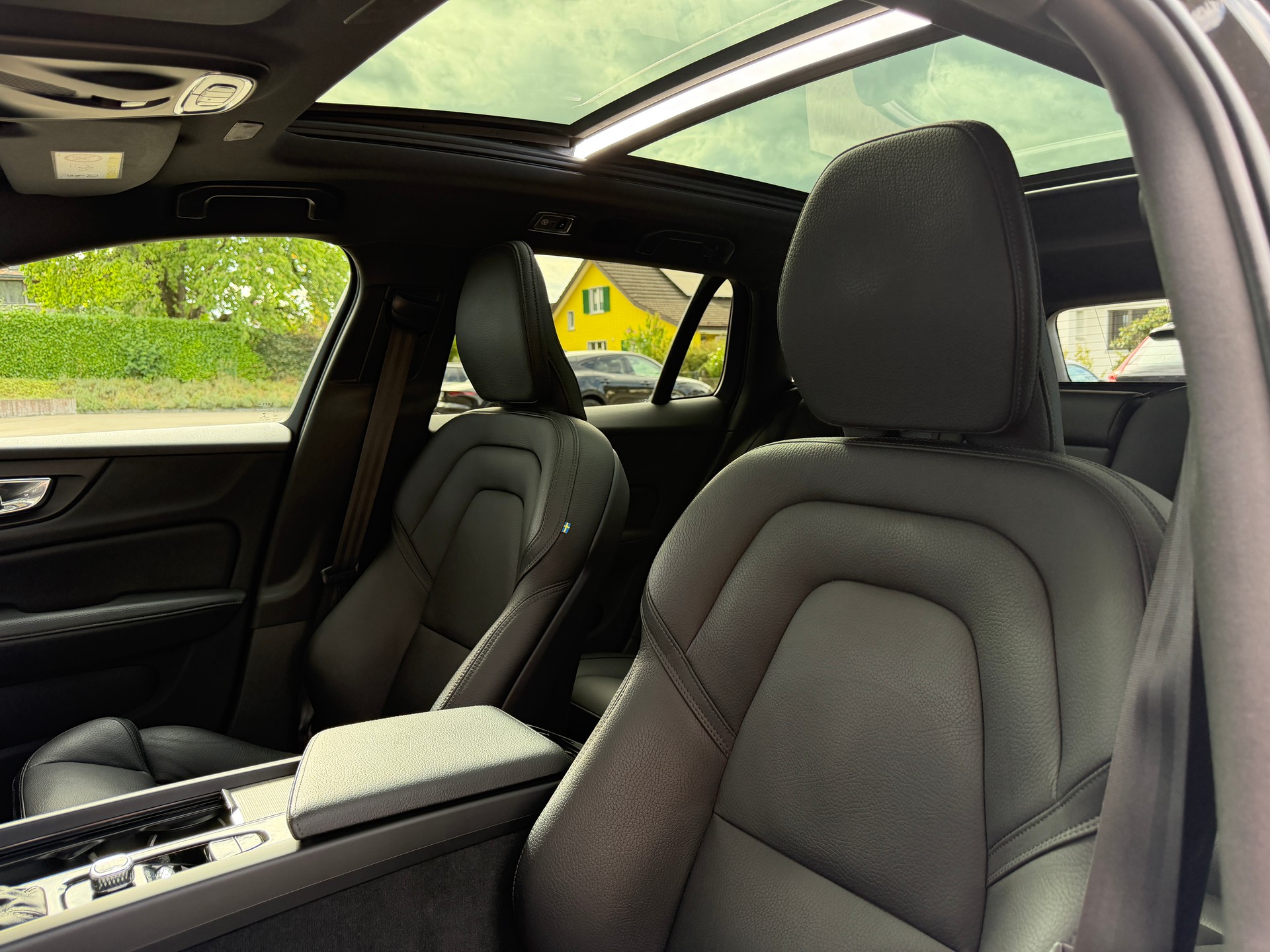 VOLVO V60 T5 R-Design Geartronic-image-10