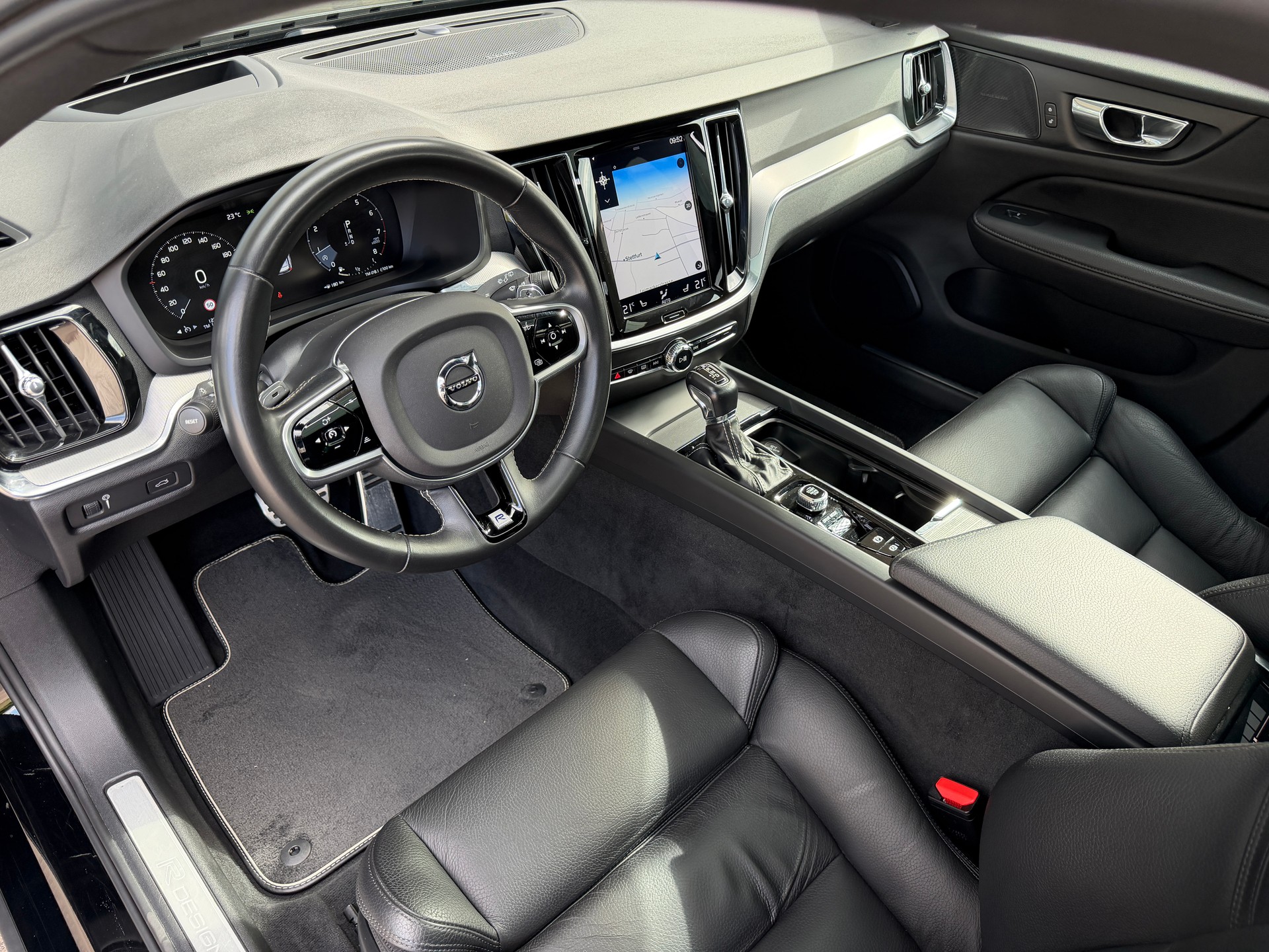 VOLVO V60 T5 R-Design Geartronic-image-11