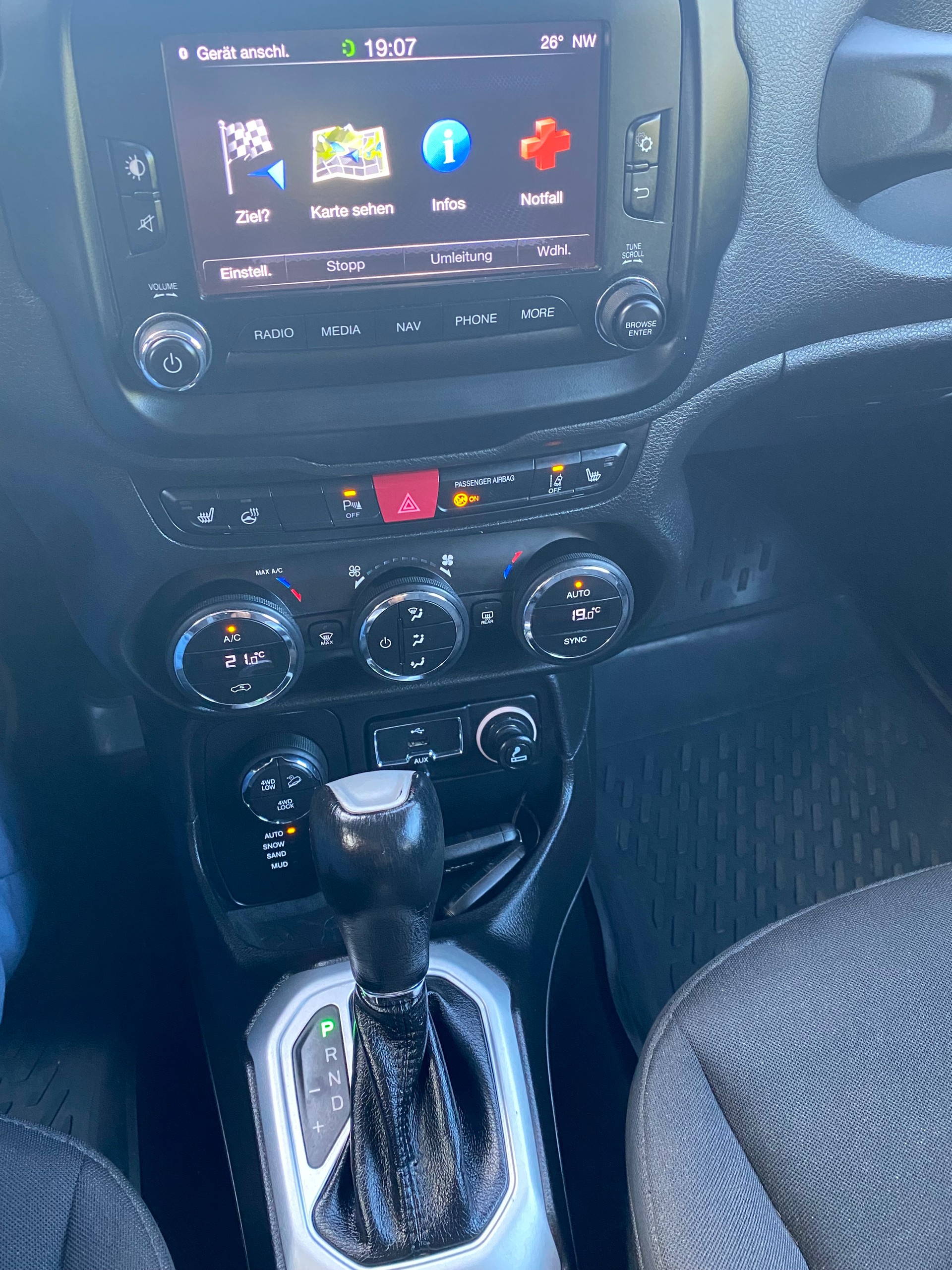 JEEP Renegade 2.0 CRD Limited AWD + Low Range 9ATX-image-6