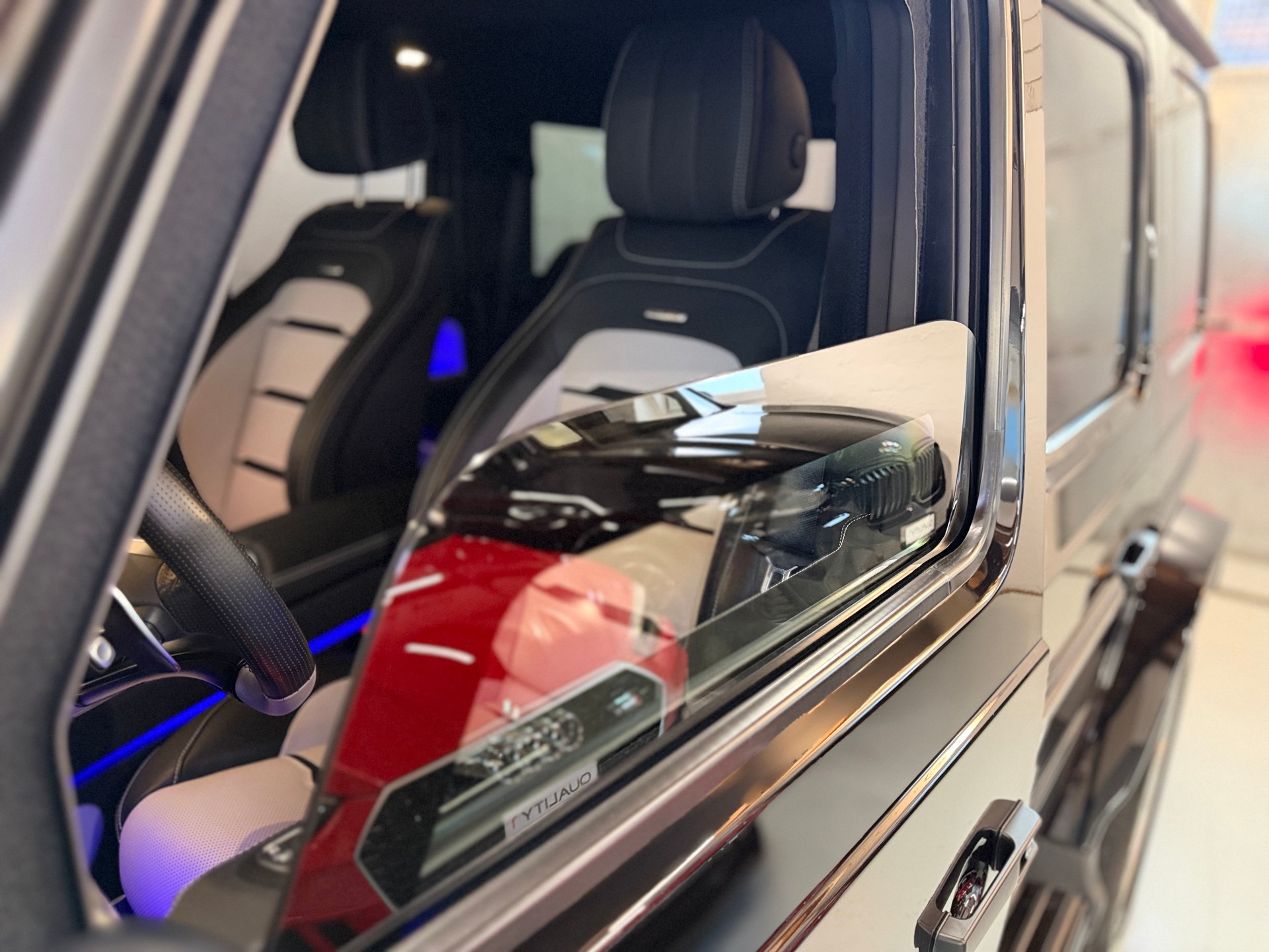 MERCEDES-BENZ G 500 BRABUS Invicto Pure VR6 ERV (Gepanzert)-image-12