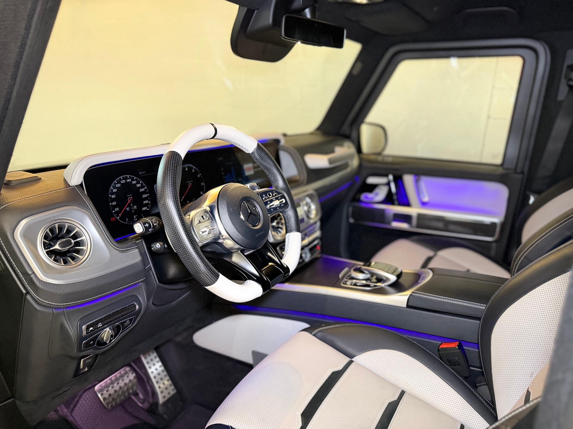 MERCEDES-BENZ G 500 BRABUS Invicto Pure VR6 ERV (Gepanzert)-image-15