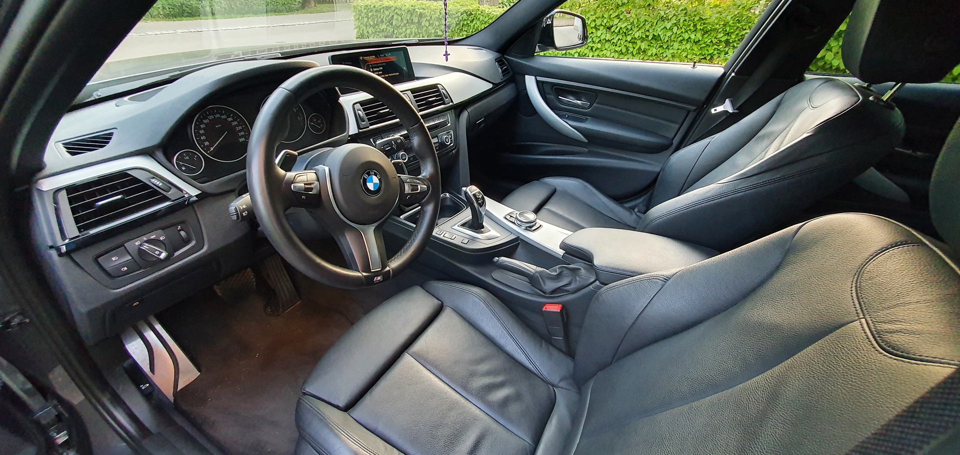 BMW 335i xDrive M-Performance-image-4