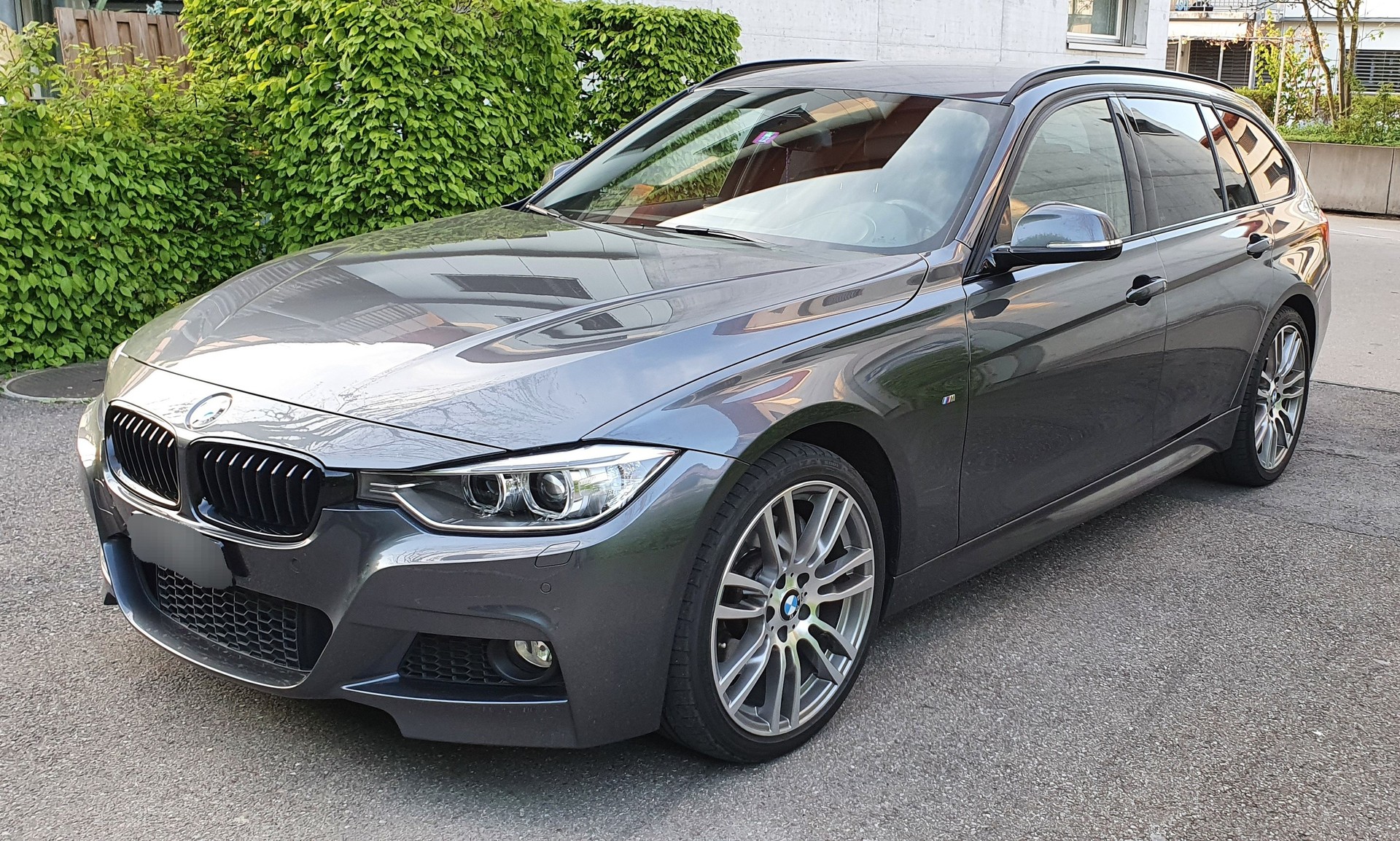 BMW 335i xDrive M-Performance-image-0