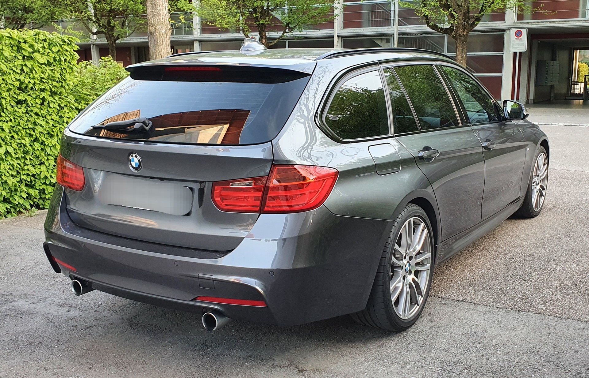 BMW 335i xDrive M-Performance-image-3