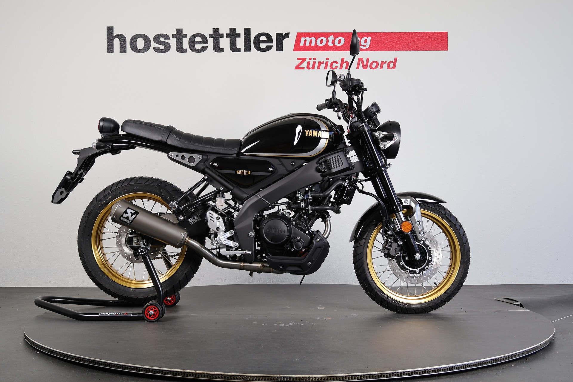 YAMAHA XSR 125 Legacy-showroom-element-1