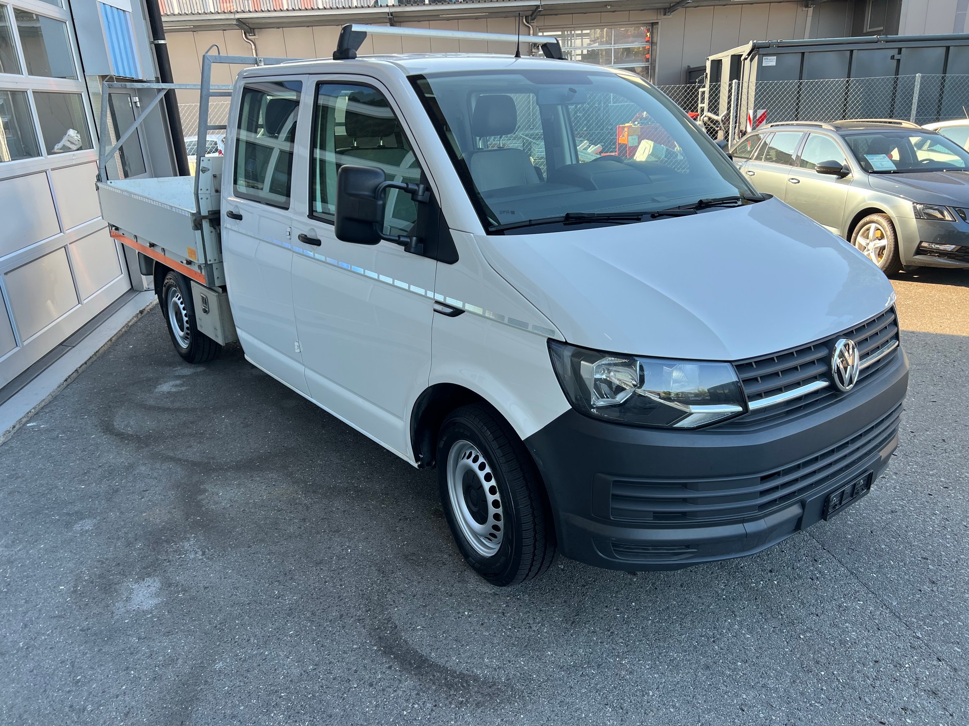 VW T6 2.0 TDI DSG PS 140 *** 5 Sitze * Alubrücke * Nutzlast 1120 kg * AHK 2500 kg *-image-4