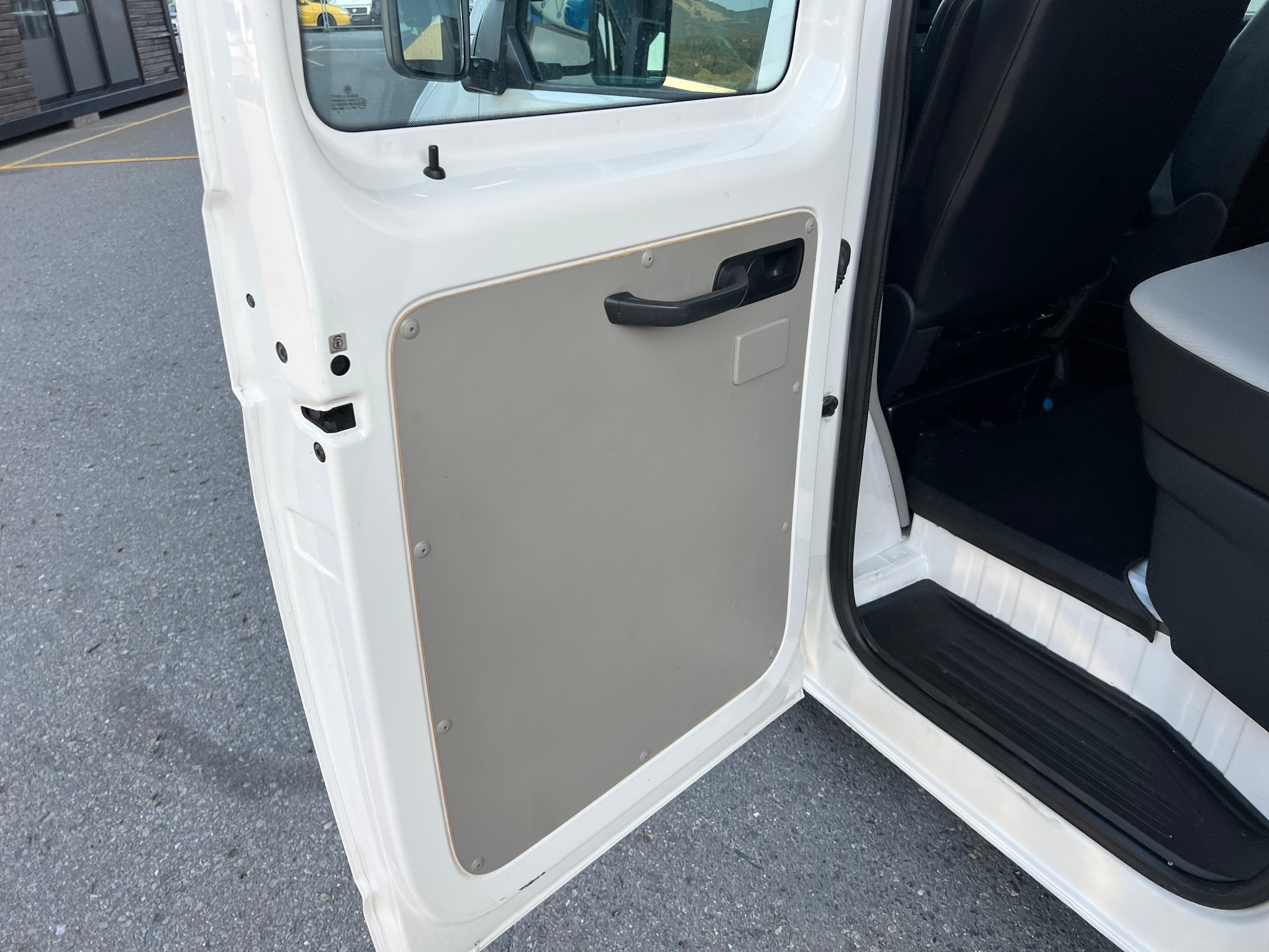 VW T6 2.0 TDI DSG PS 140 *** 5 Sitze * Alubrücke * Nutzlast 1120 kg * AHK 2500 kg *-image-13