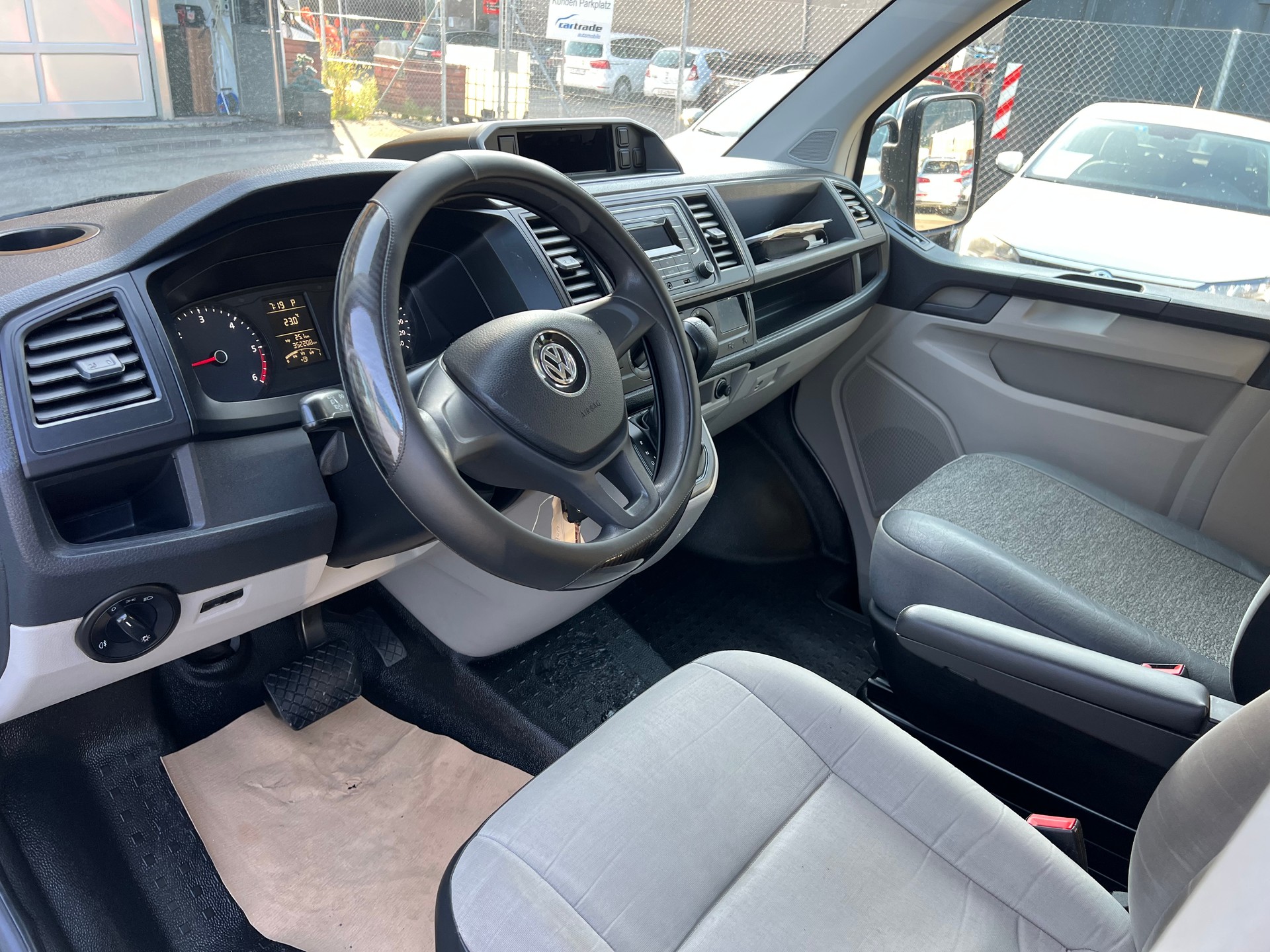 VW T6 2.0 TDI DSG PS 140 *** 5 Sitze * Alubrücke * Nutzlast 1120 kg * AHK 2500 kg *-image-19