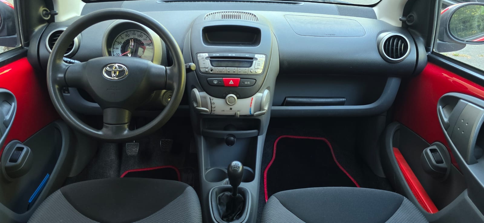 TOYOTA Aygo 1.0 Linea Sol-image-6
