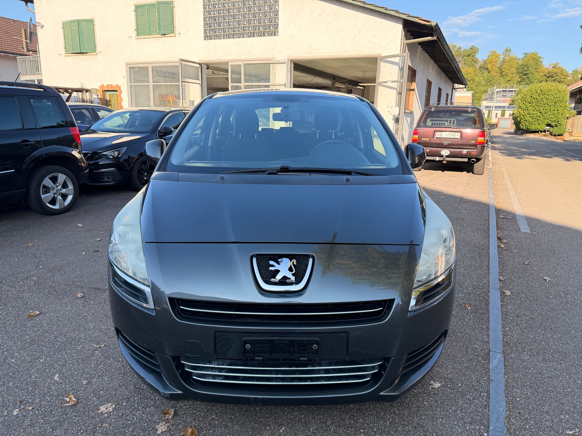PEUGEOT 5008 1.6 16V VTI Trendy Clim-image-6
