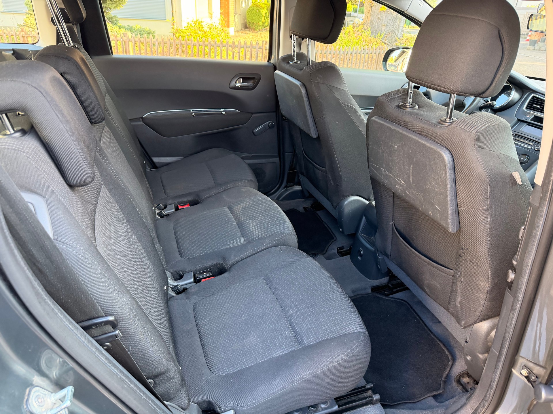 PEUGEOT 5008 1.6 16V VTI Trendy Clim-image-10