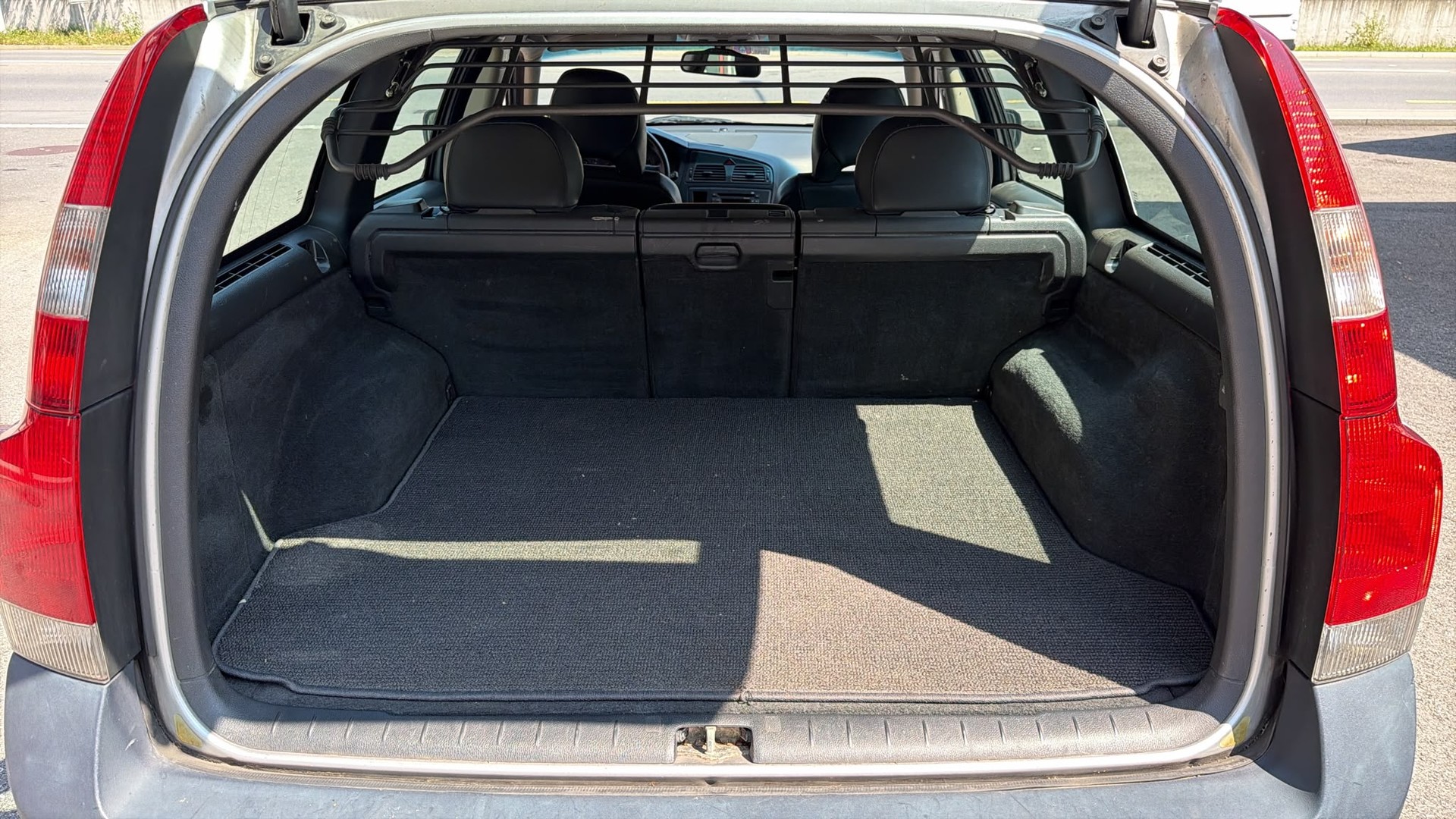 VOLVO V70 2.4T XC AWD Ocean Race-image-6