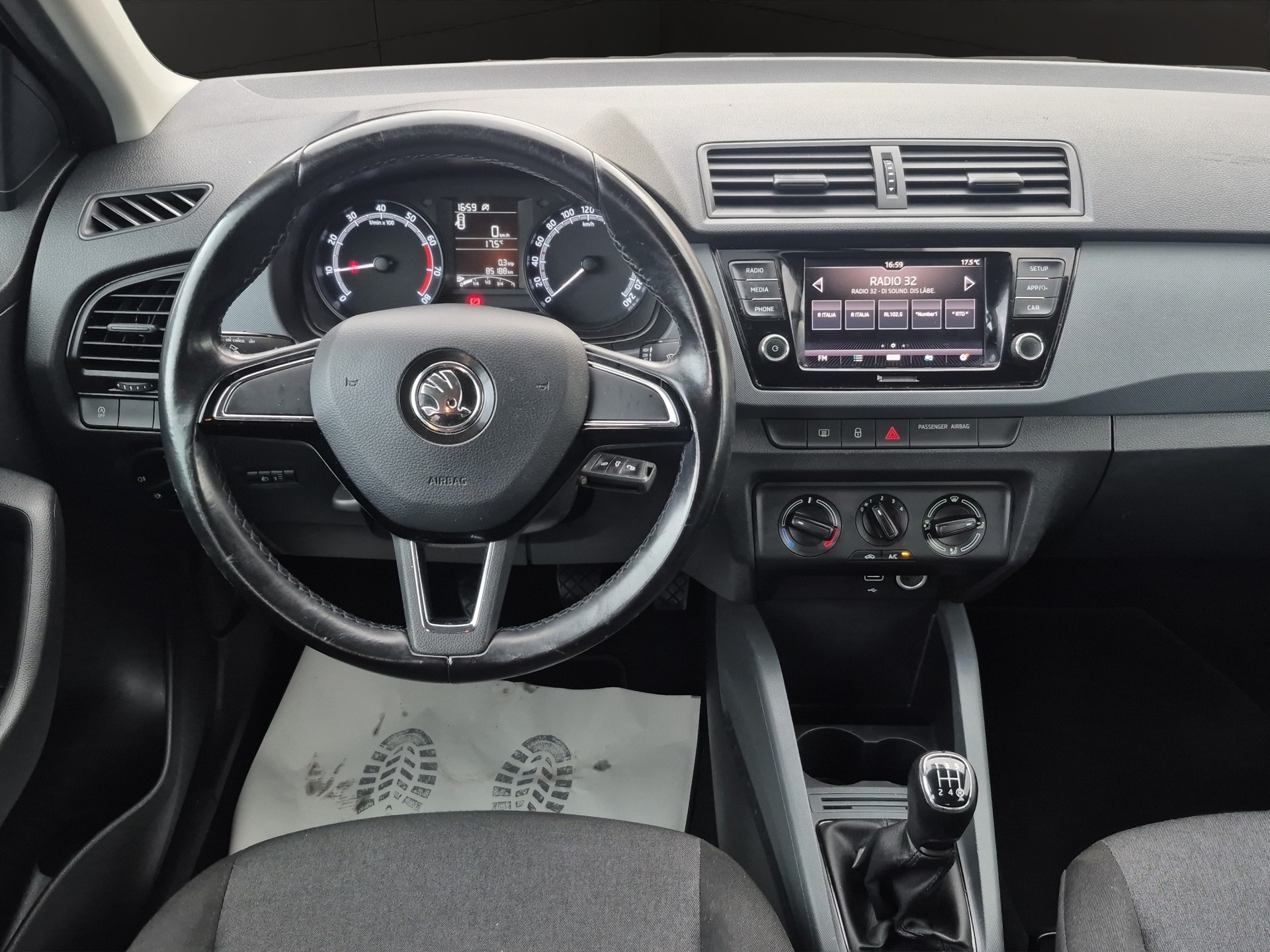 SKODA Fabia 1.0 MPI Ambition-image-14