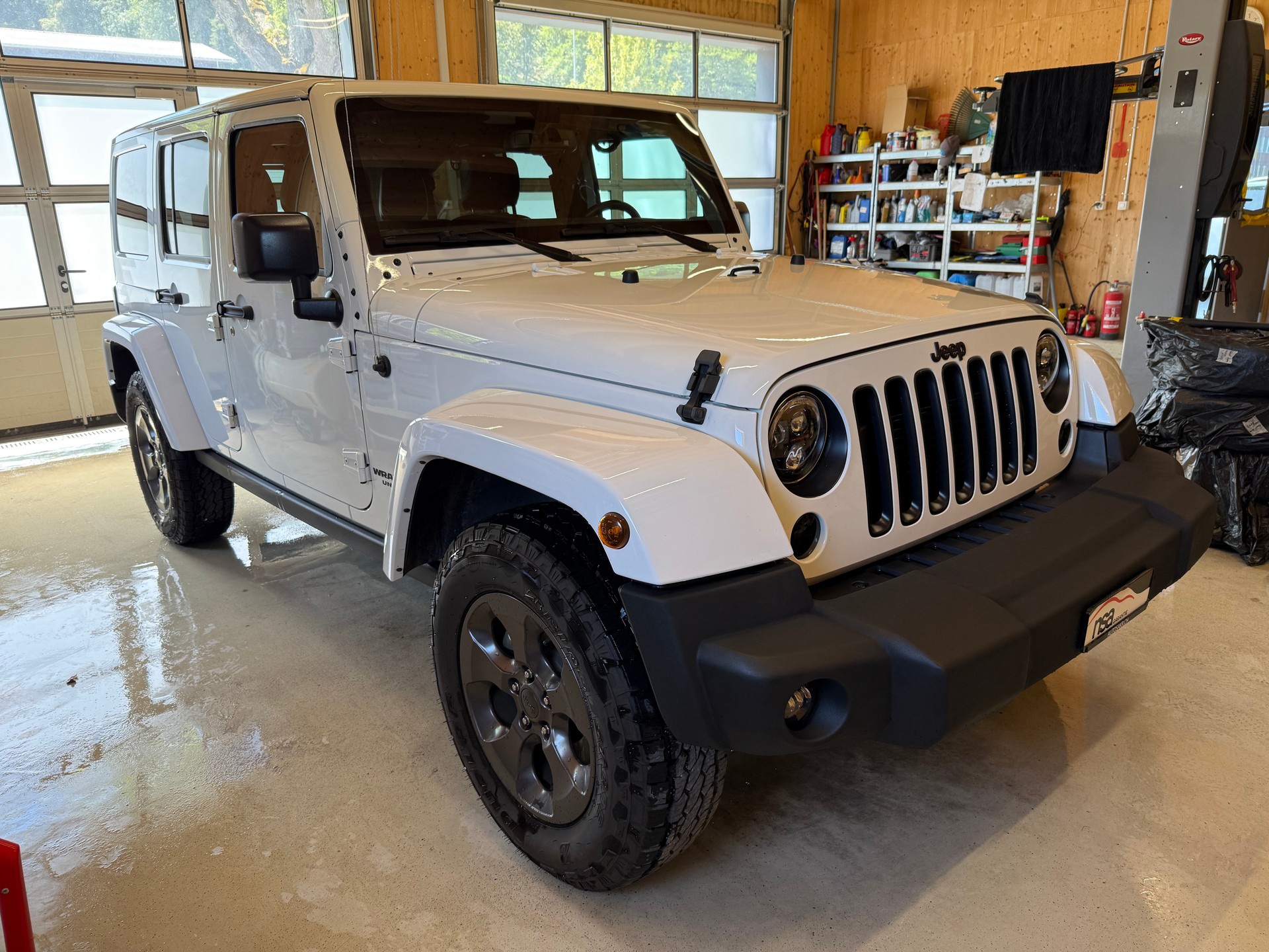 JEEP Wrangler 2.8CRD Unlimited 75th Anniversary Automat-image-2
