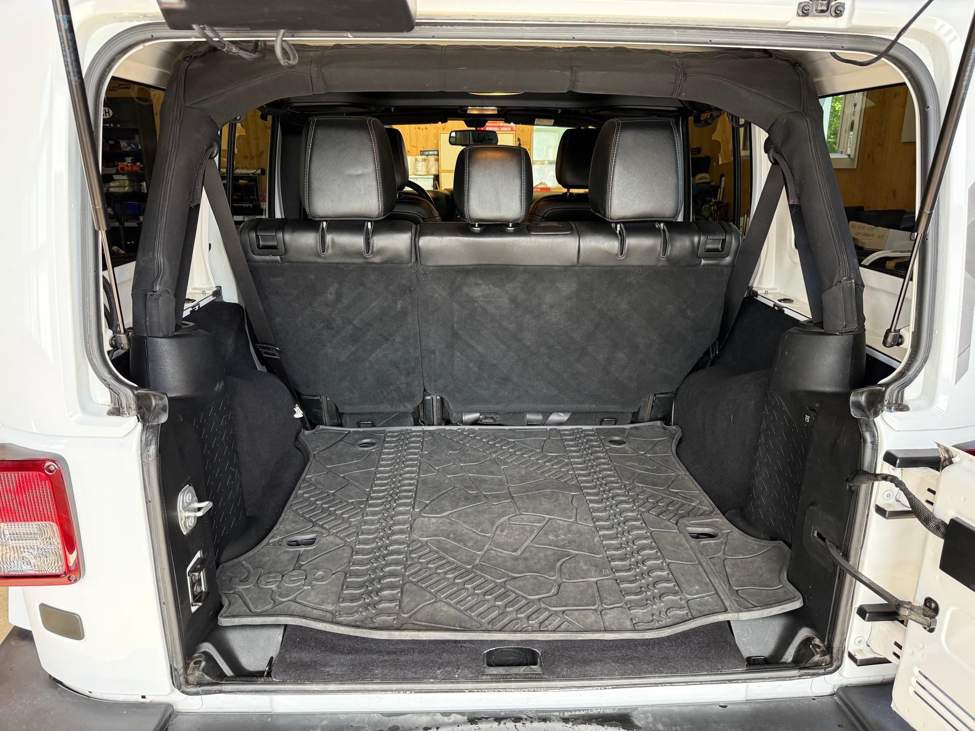 JEEP Wrangler 2.8CRD Unlimited 75th Anniversary Automat-image-14