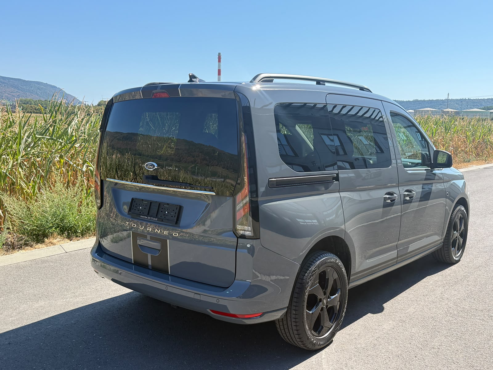 FORD Tourneo Connect 2.0 EcoBlue Sport Automat-image-2
