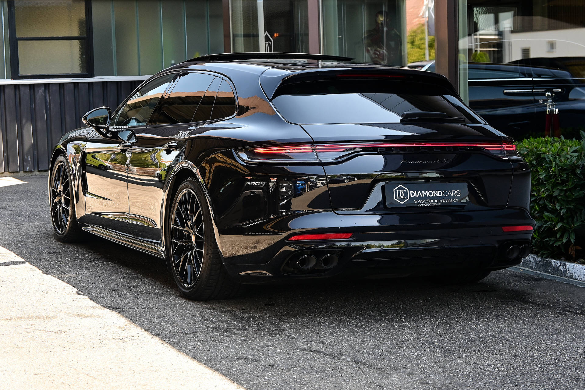PORSCHE Panamera Sport Turismo 4.0 V8 GTS *CH-Auto*Carbon Interieur*Panoramadach*-image-5