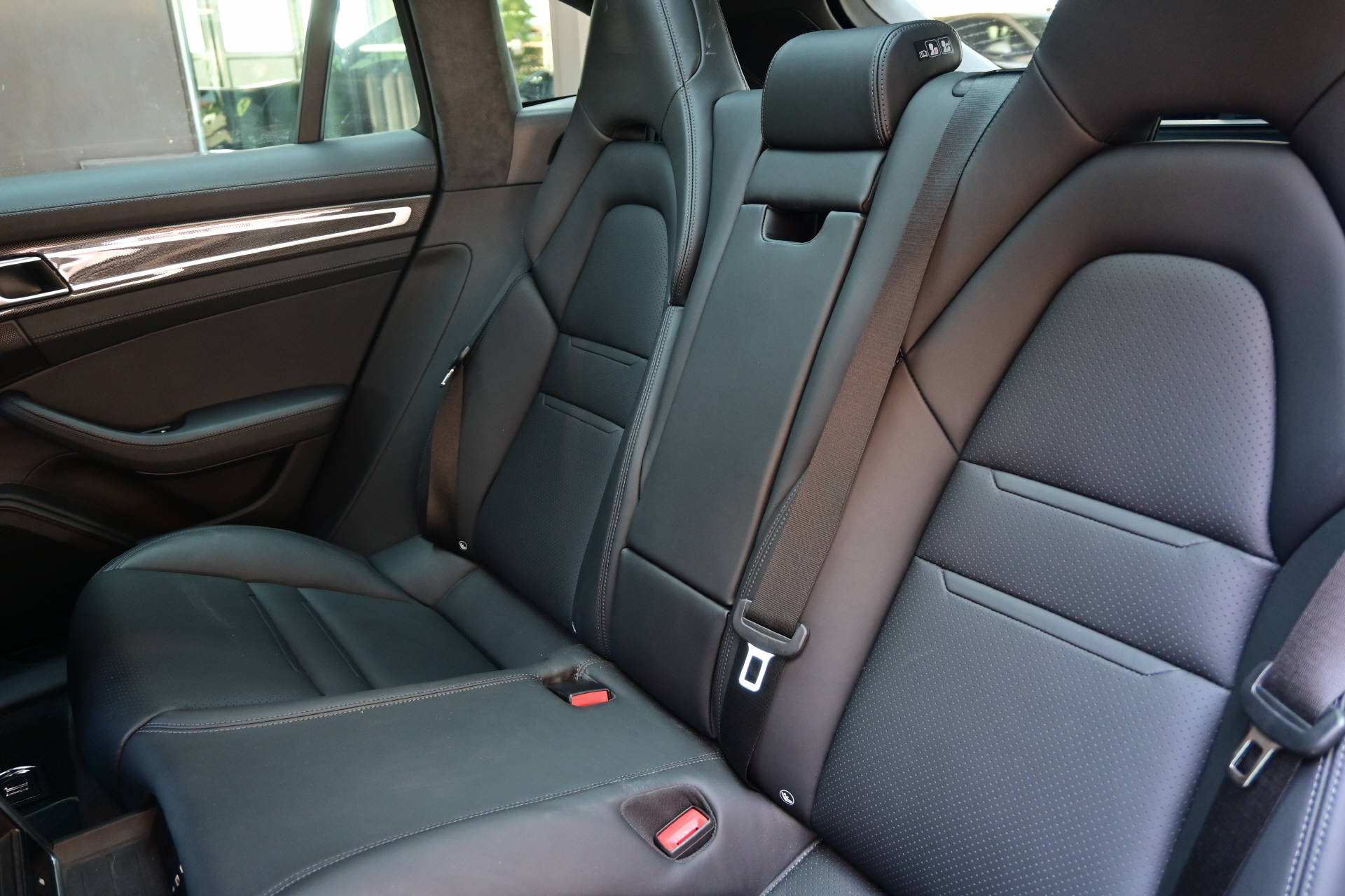 PORSCHE Panamera Sport Turismo 4.0 V8 GTS *CH-Auto*Carbon Interieur*Panoramadach*-image-19