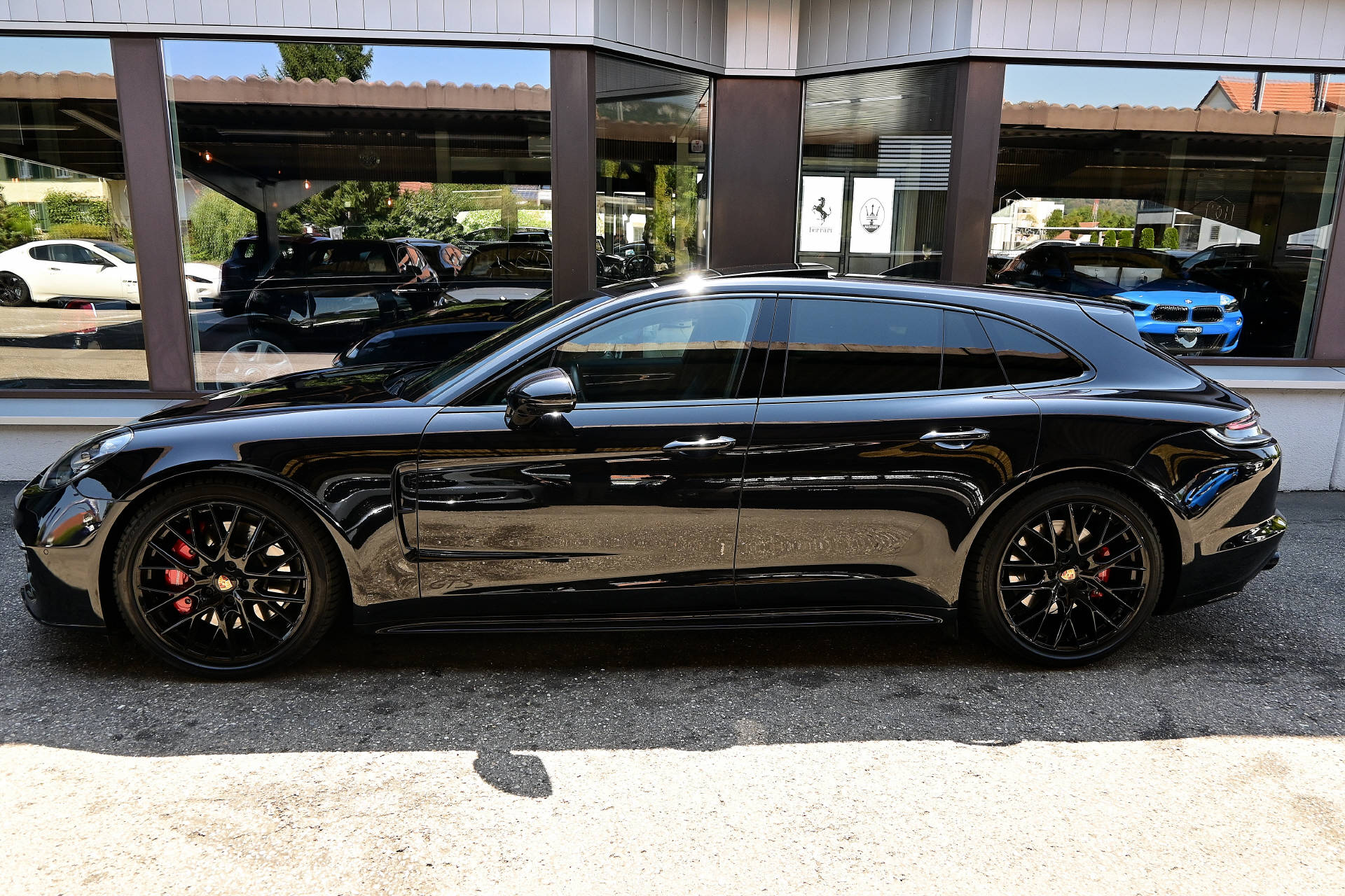 PORSCHE Panamera Sport Turismo 4.0 V8 GTS *CH-Auto*Carbon Interieur*Panoramadach*-image-4